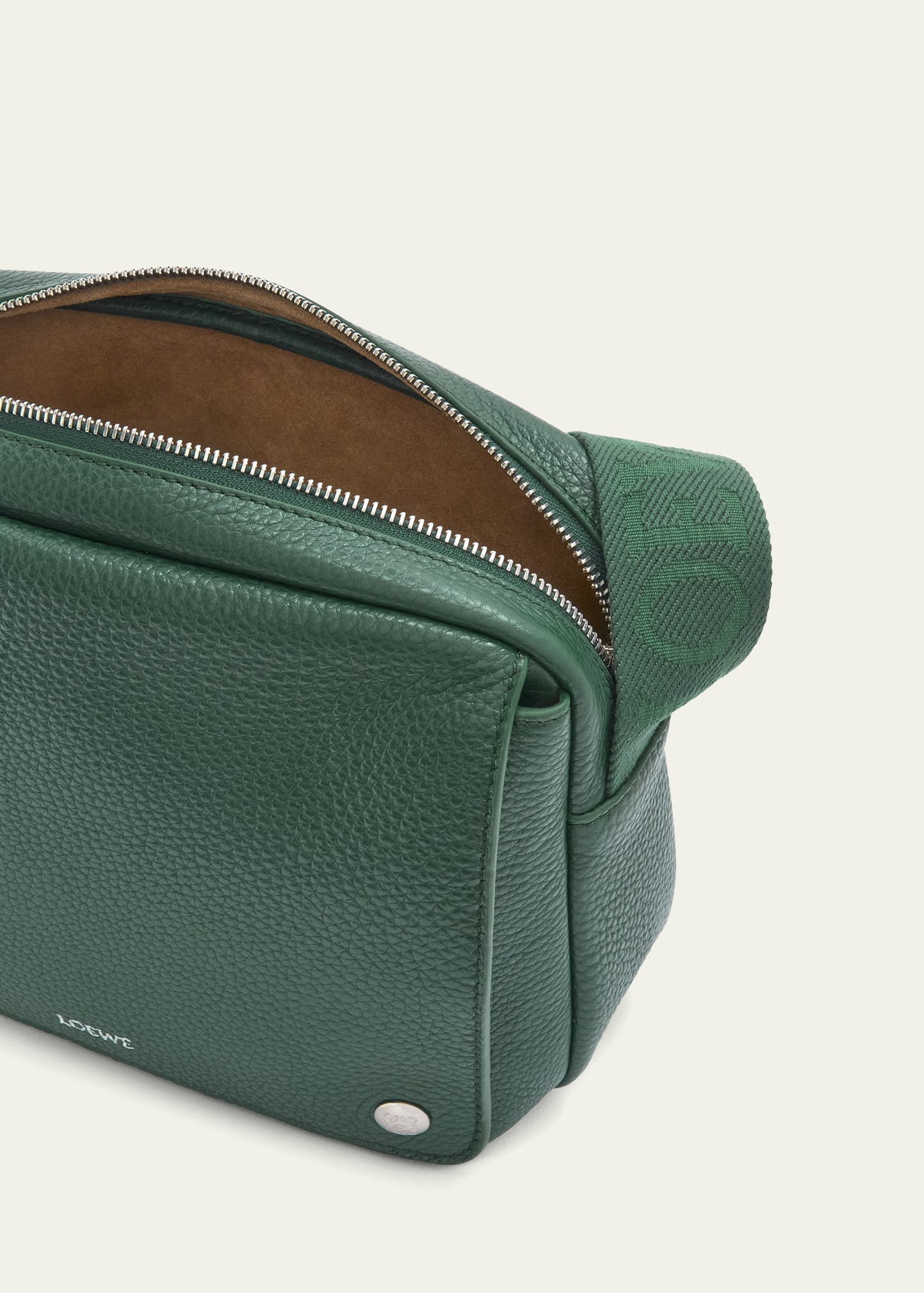 【LOEWE】SMALL PEBBLE MESSENGER BAG Small Pebble messenger bag in supple grained calfskin Blue