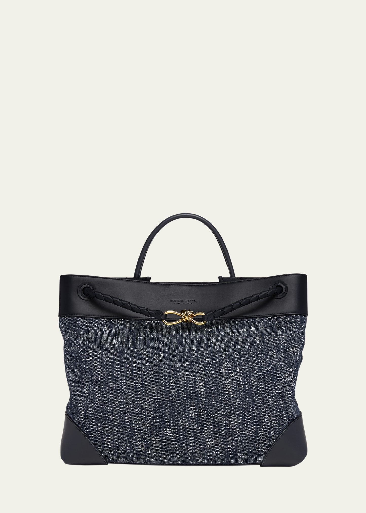 BOTTEGA VENETA ネイビー ダッフルバッグ Bottega Veneta Nappa Intrecciato Denim Medium Andiamo Shoulder Bag