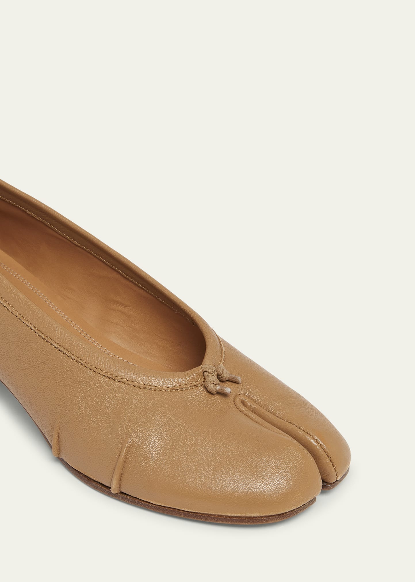 [国内発送 関税負担なし] Maison Margiela Tabi ballerinas Shop Maison Margiela - Tabi Leather Ballerina Flats | Saks