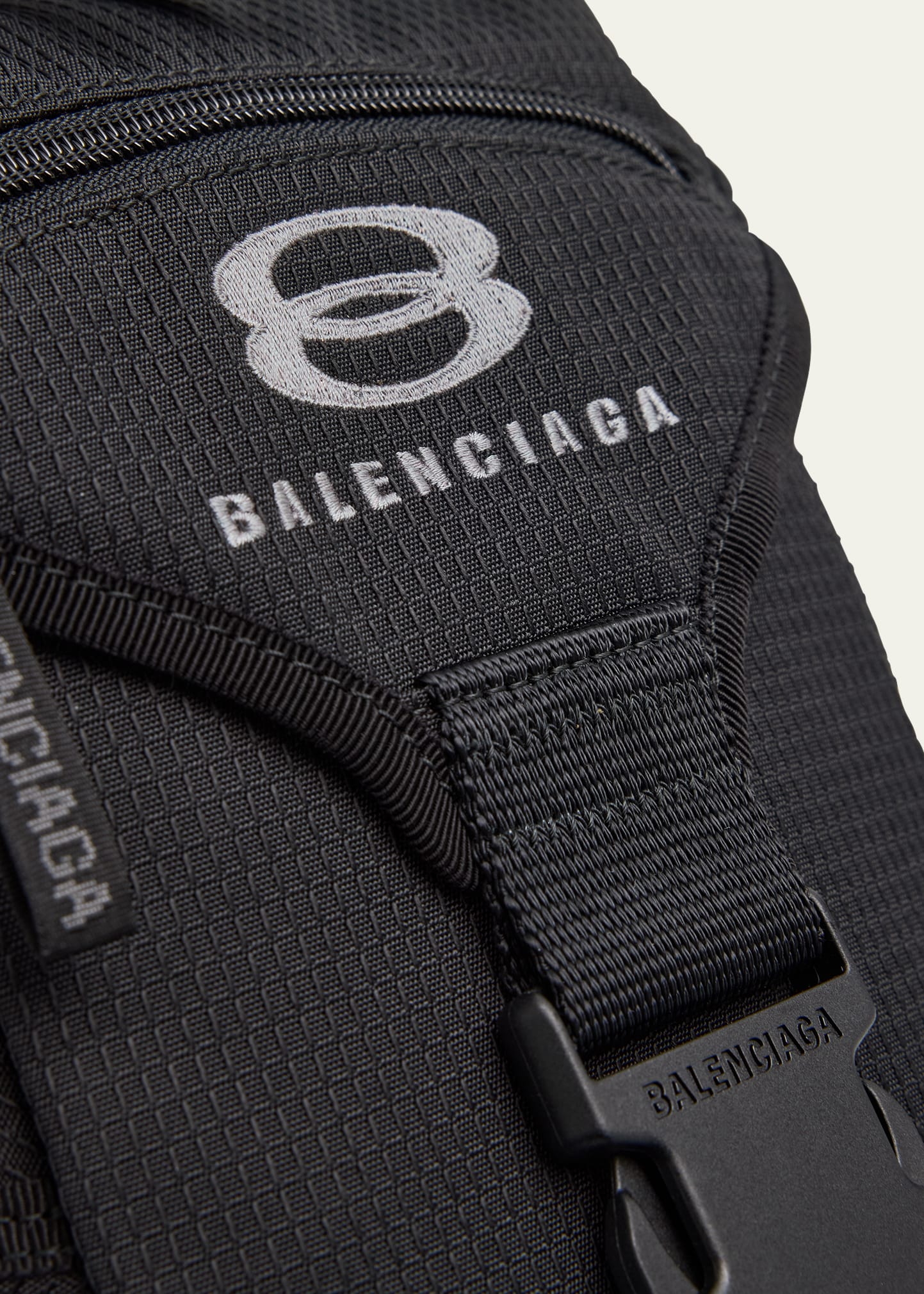 ●送料込●BALENCIAGA●WFP Crossbody Pouch Brand New Balenciaga World Food Programme Side Pouch