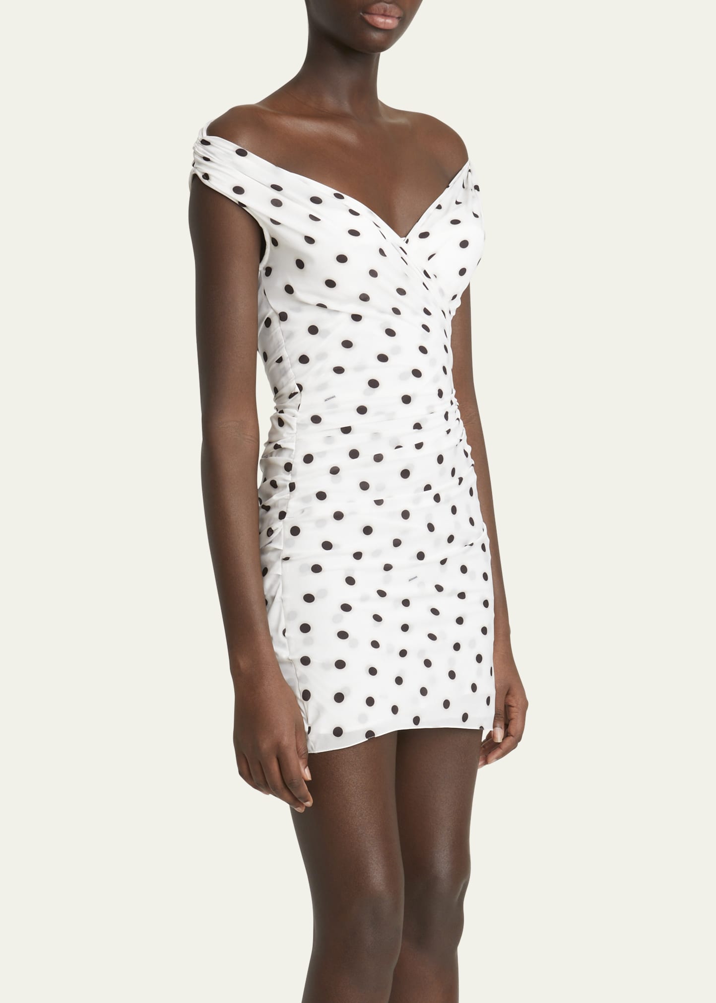 【送料&関税込】Jacquemus Polka Dot Patterned Dress Jacquemus Rita Polka Dot Off-Shoulder Mini Dress - Bergdorf