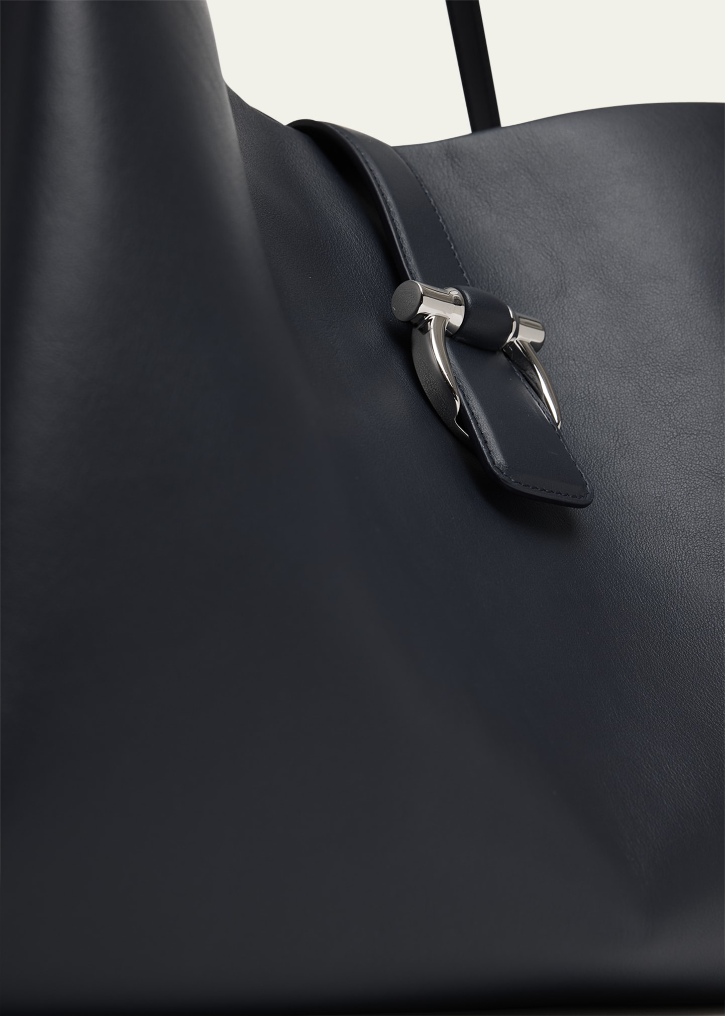 【新品】Ferragamo bag 大容量 I151624113-1_144998f6-af67-