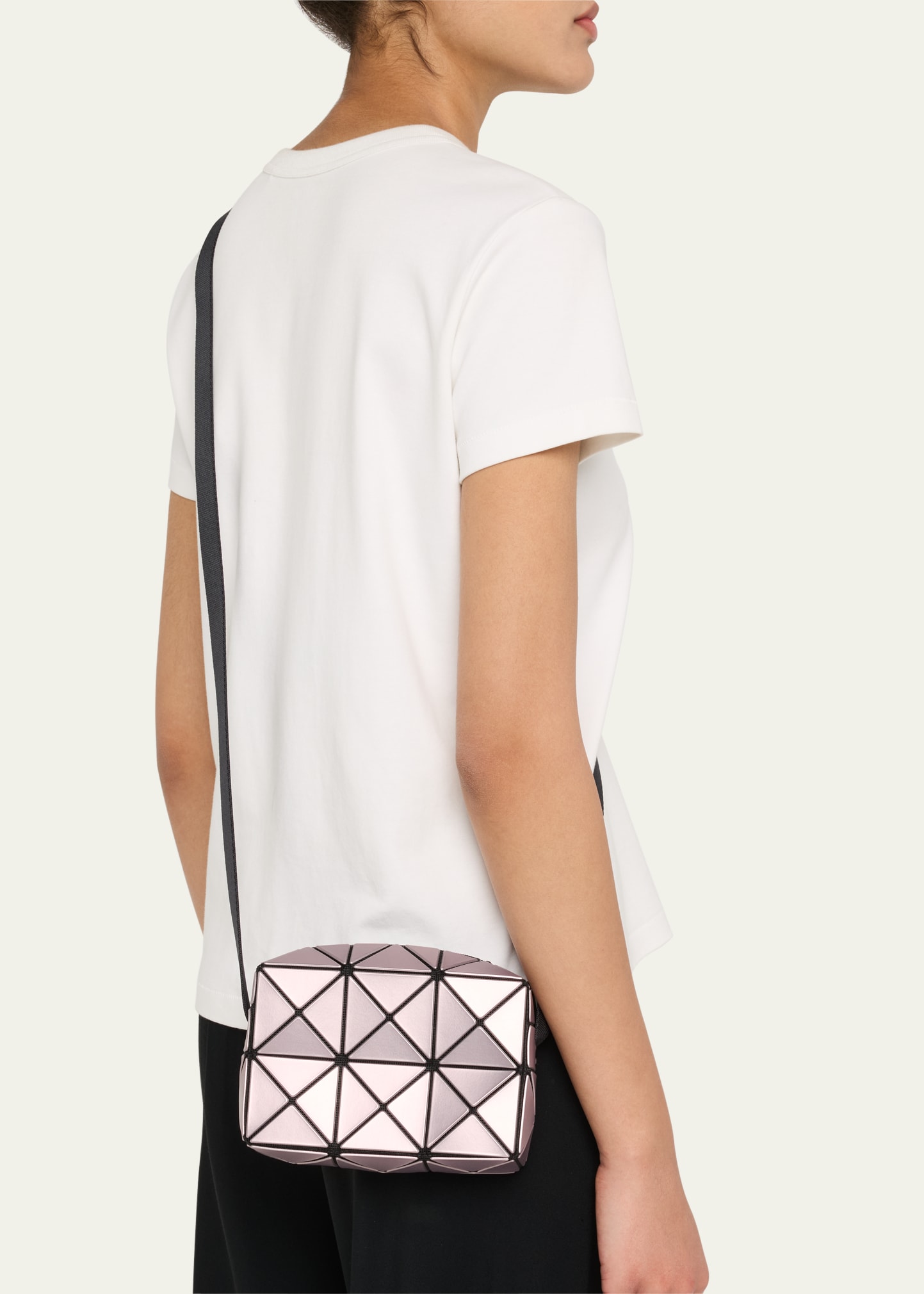 限定　BAOBAO ISSEY MIYAKE CUBOID 　MAGENTA BAO BAO CUBOID ピンク ISSEY MIYAKE Bao Bao Cuboid in Magenta