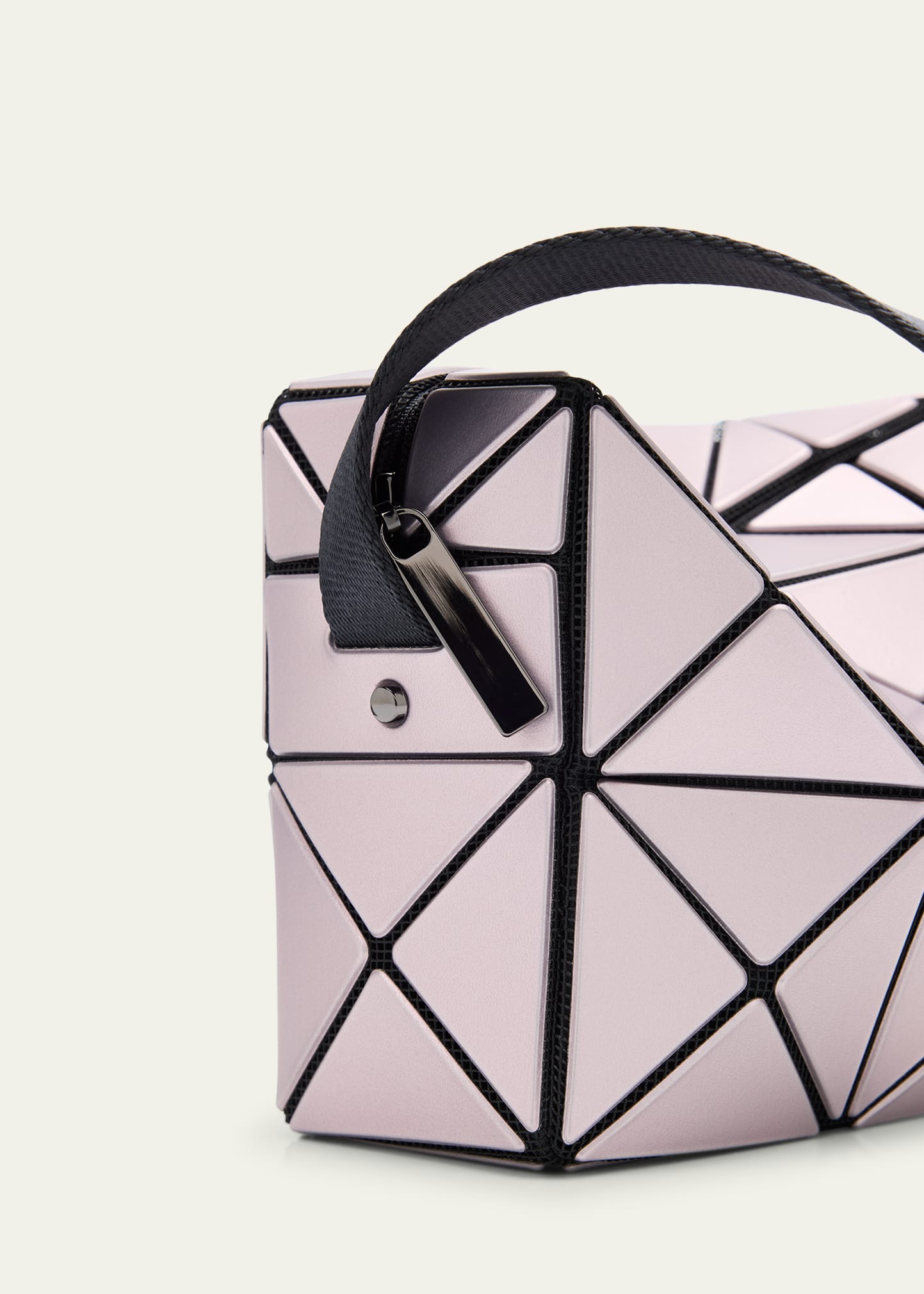 ISSEY MIYAKE　BAOBAO 0400019543177?wid=900
