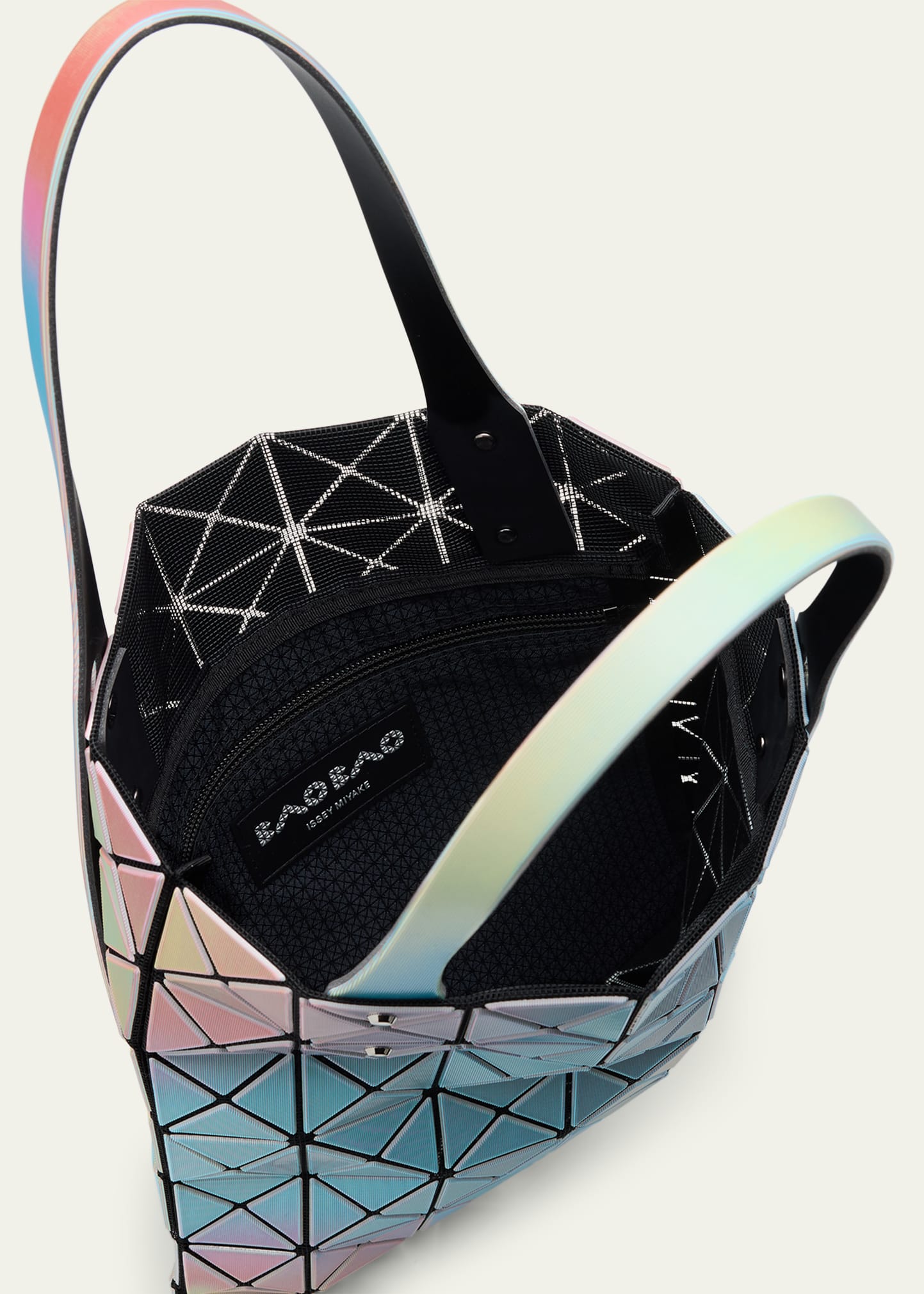 BAO BAO バオバオ ISSEY MIYAKE ILLUSION BAO BAO ISSEY MIYAKE Illusion Tote Bag – MoMA Design Store