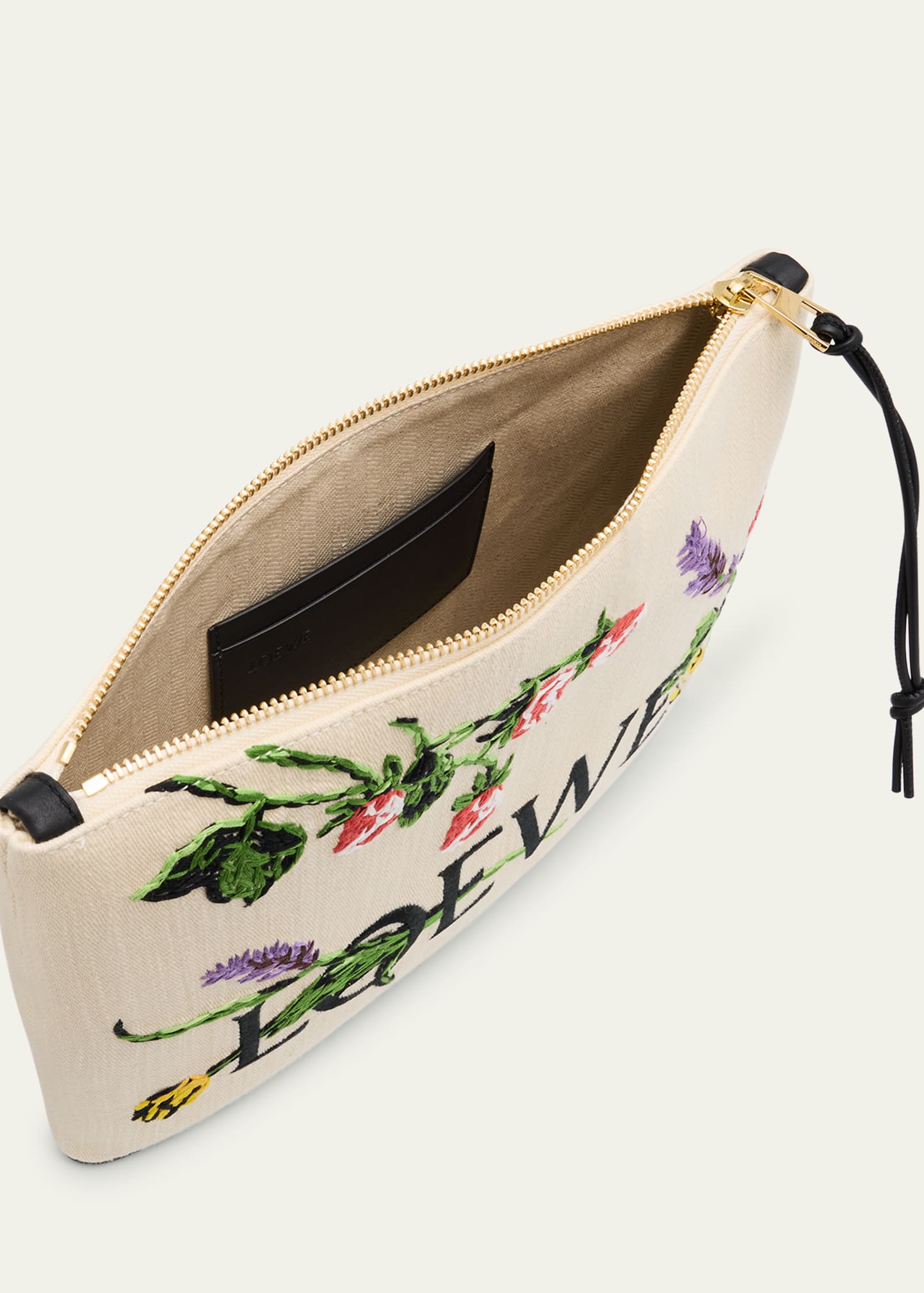 送料込/関税込■LOEWE■Paula's Ibiza フラワーズ ポーチ Paula's Ibiza embroidered canvas pouch in beige - Loewe