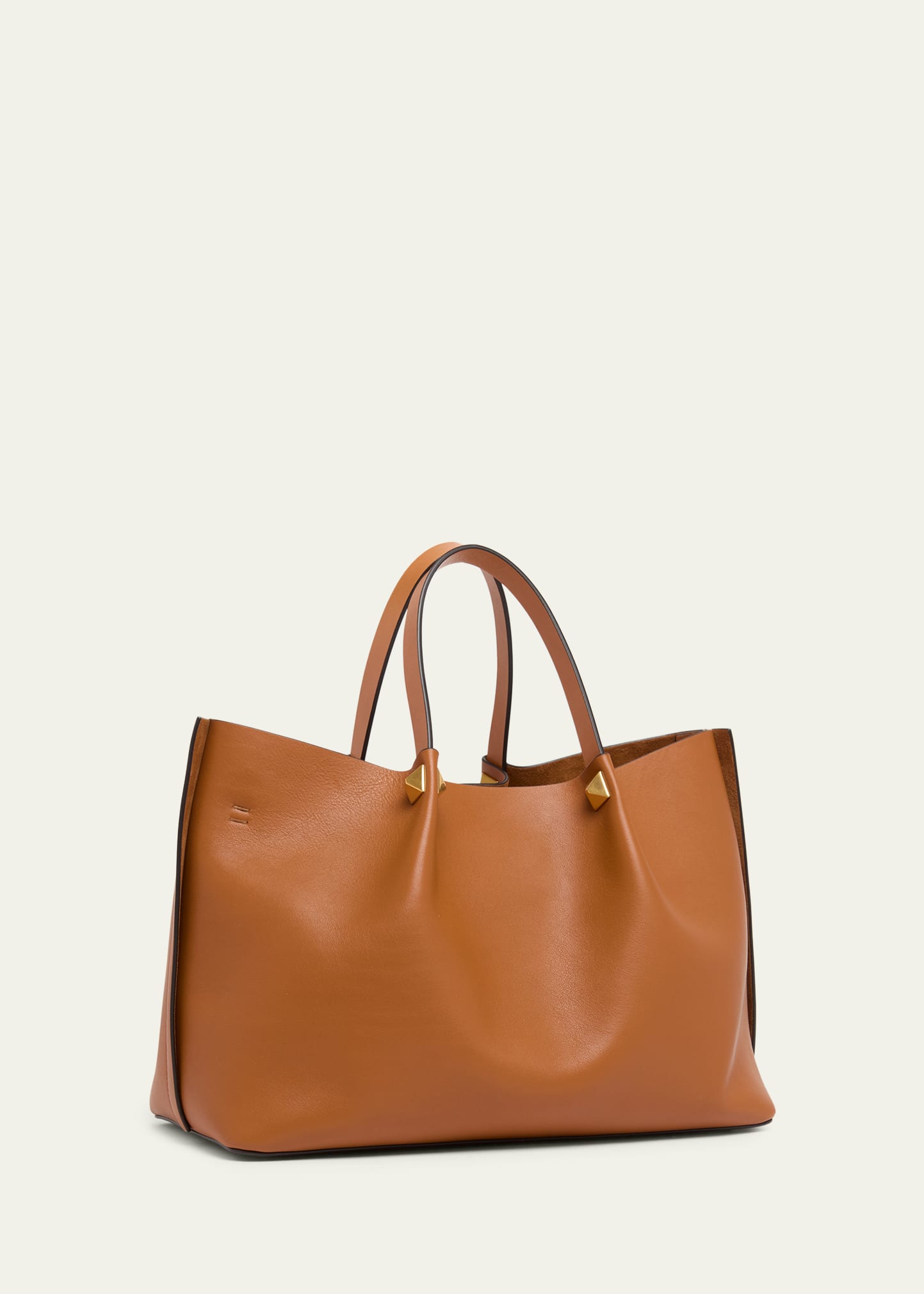 【VALENTINO GARAVANI】トートバッグ Valentino Garavani Medium Pleated Rockstud Leather Tote Bag