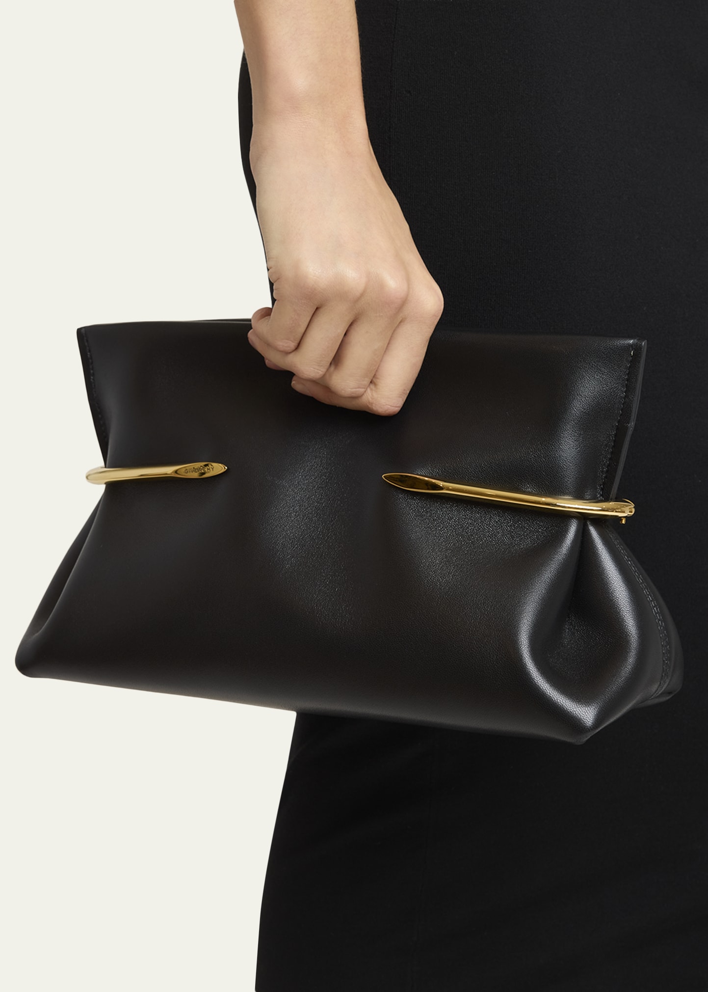 【俺です】GIVENCHY クラッチ ☆GIVENCHY☆ Signature logo clutch ☆正規品・安全発送☆ (GIVENCHY