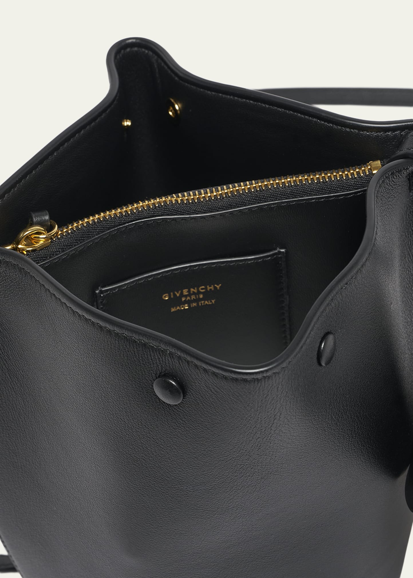 GX3 GOODＭＡＮWEAR EGDE tバッグ 褌　バナナ　S-M Givenchy Snap Nano Leather Bucket Crossbody Bag - Bergdorf Goodman
