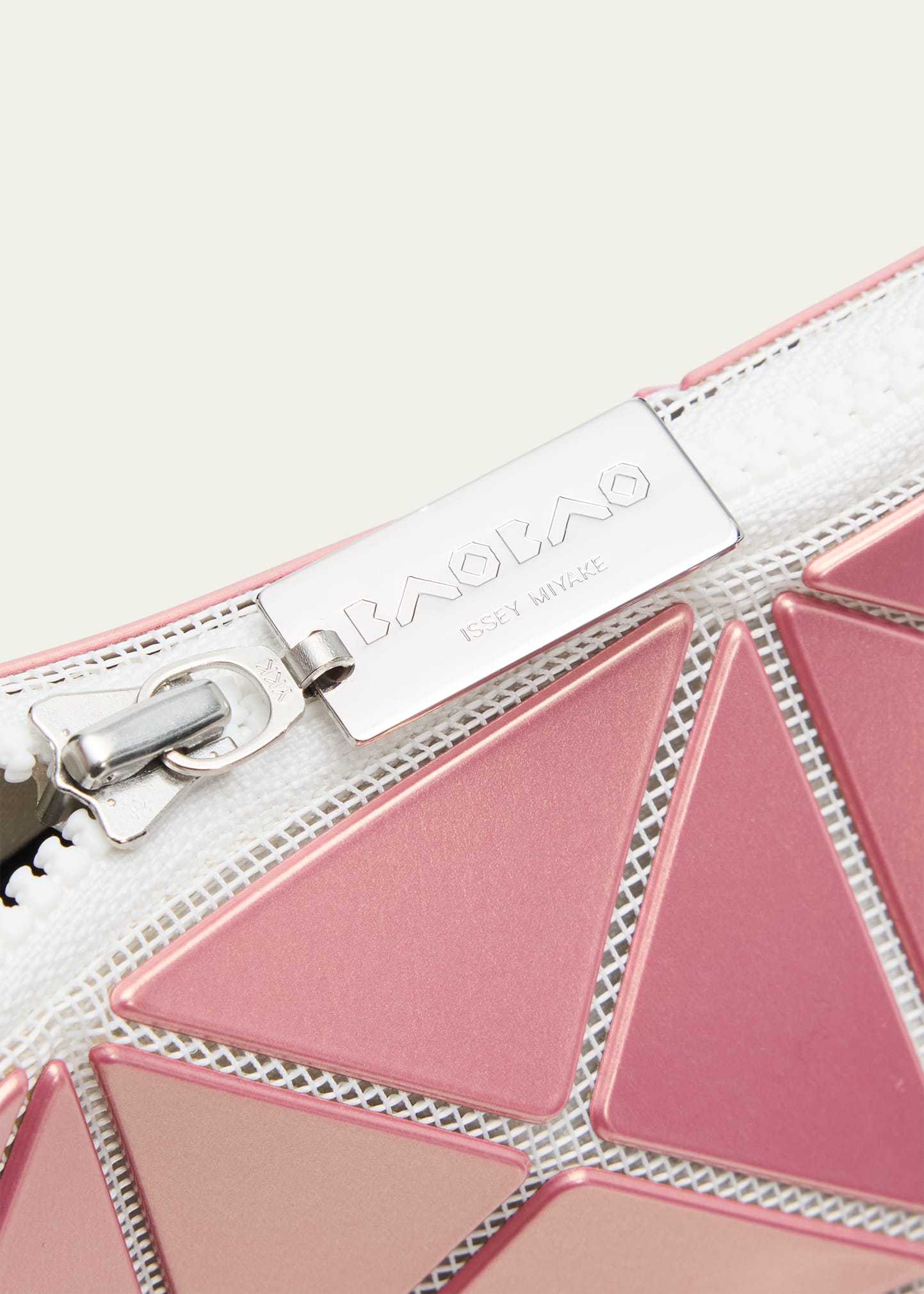 BAOBAO ISSEYMIYAKE ピンク ポーチ BAO BAO ISSEY MIYAKE Lucent Metallic Geometric Crossbody Bag