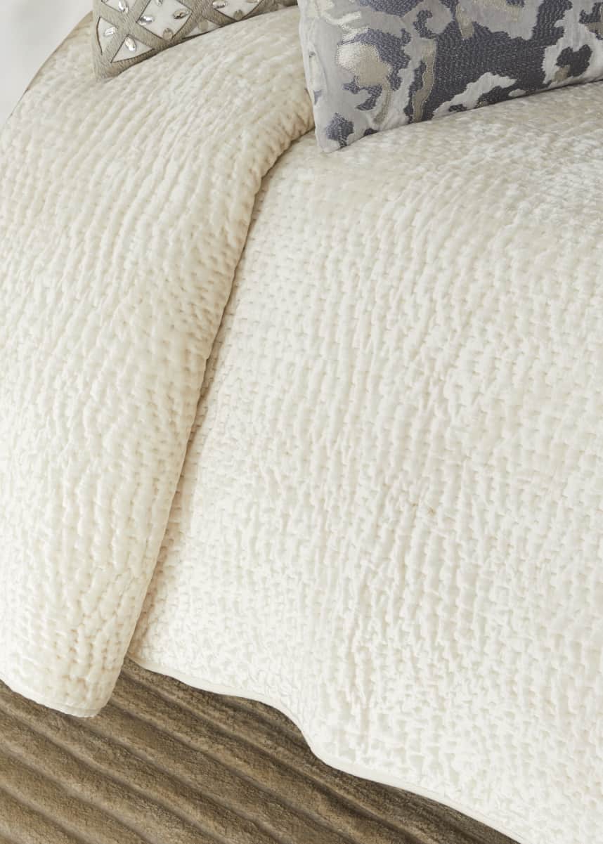 Callisto Home Pickstitch Velvet Quilt, Queen