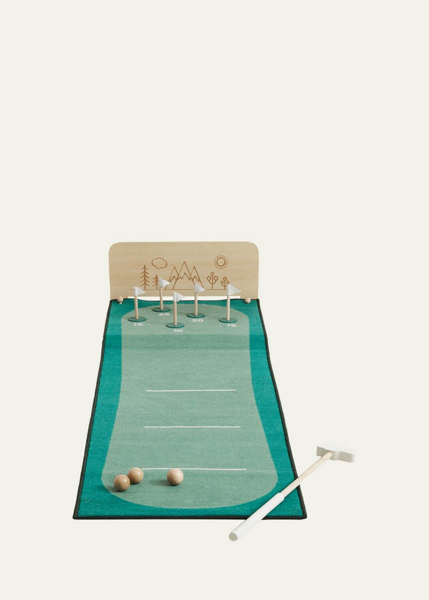 Wonder & Wise Keen Putting Green
