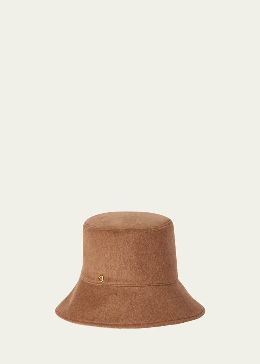 Designer hat and gloves 2025