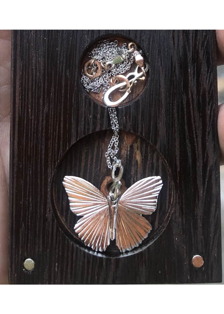 James Banks Buck Eye Necklace 18K White Gold Adjustable 16 18" Chain