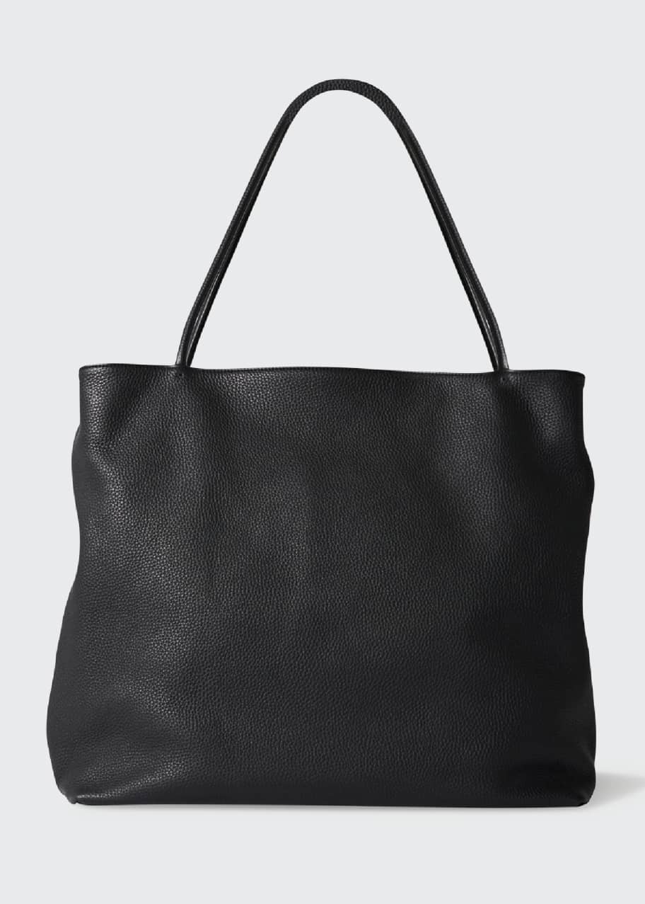 Large shopper bag with zip top