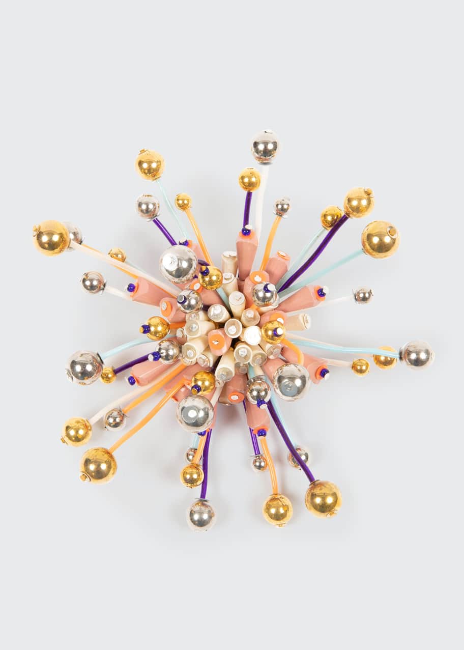 DRIES VAN NOTEN ピンバッジ　ブローチ Dries Van Noten sequinned flower brooch. Pinned on the collar of