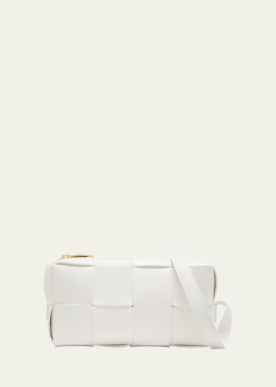 【関税込み】Bottega Veneta ホワイト Cassette Pouch バッグ Bottega Veneta - Cassette Pouch White Leather Shoulder Bag