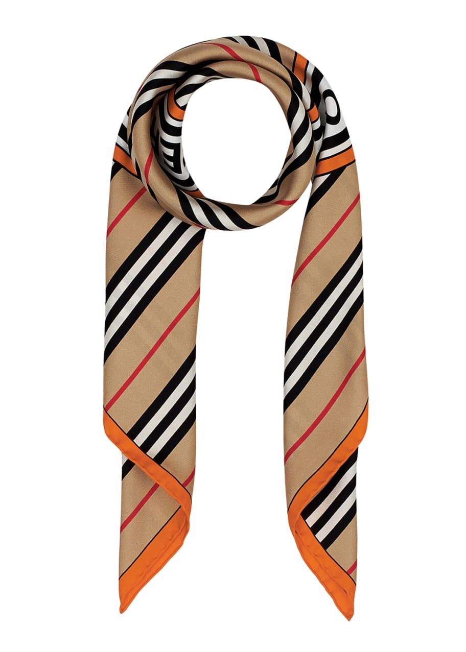 Burberry store circle scarf
