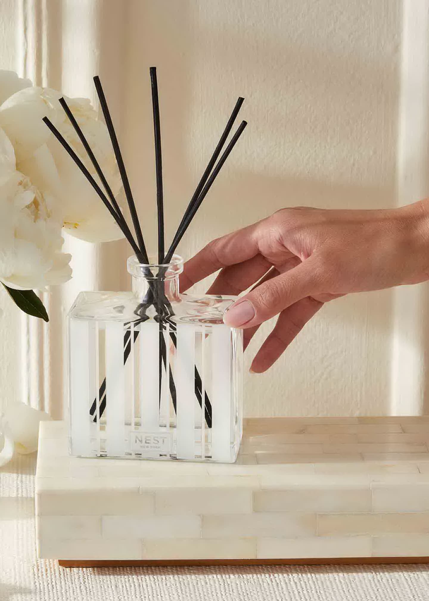 NEST New York Cedar Leaf & Lavender Reed Diffuser, 5.9 oz. Image 4 of 5