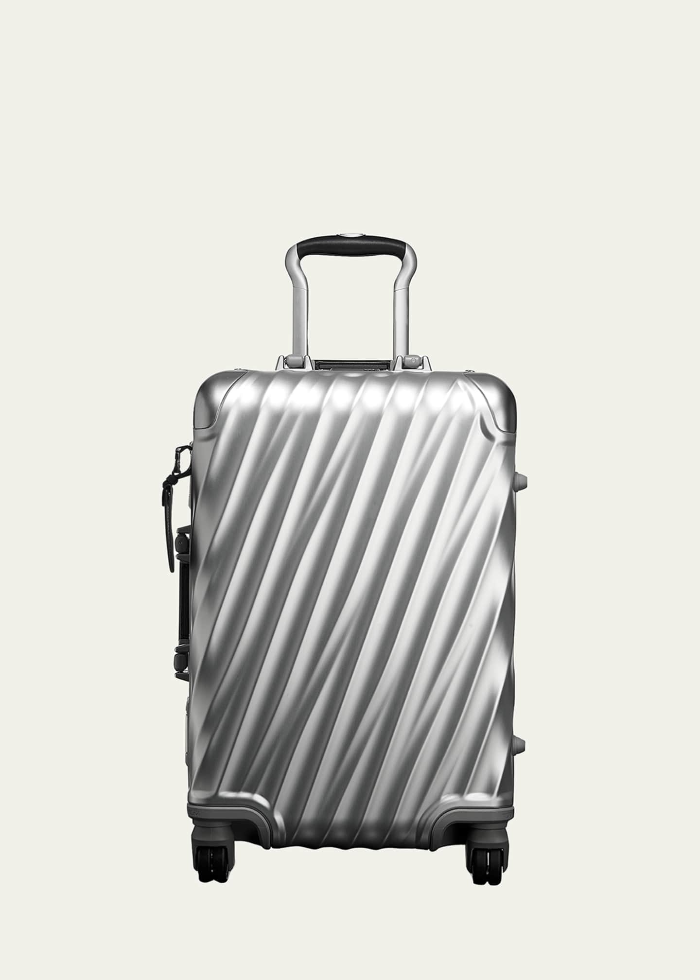 Tumi roller bag carry on on sale