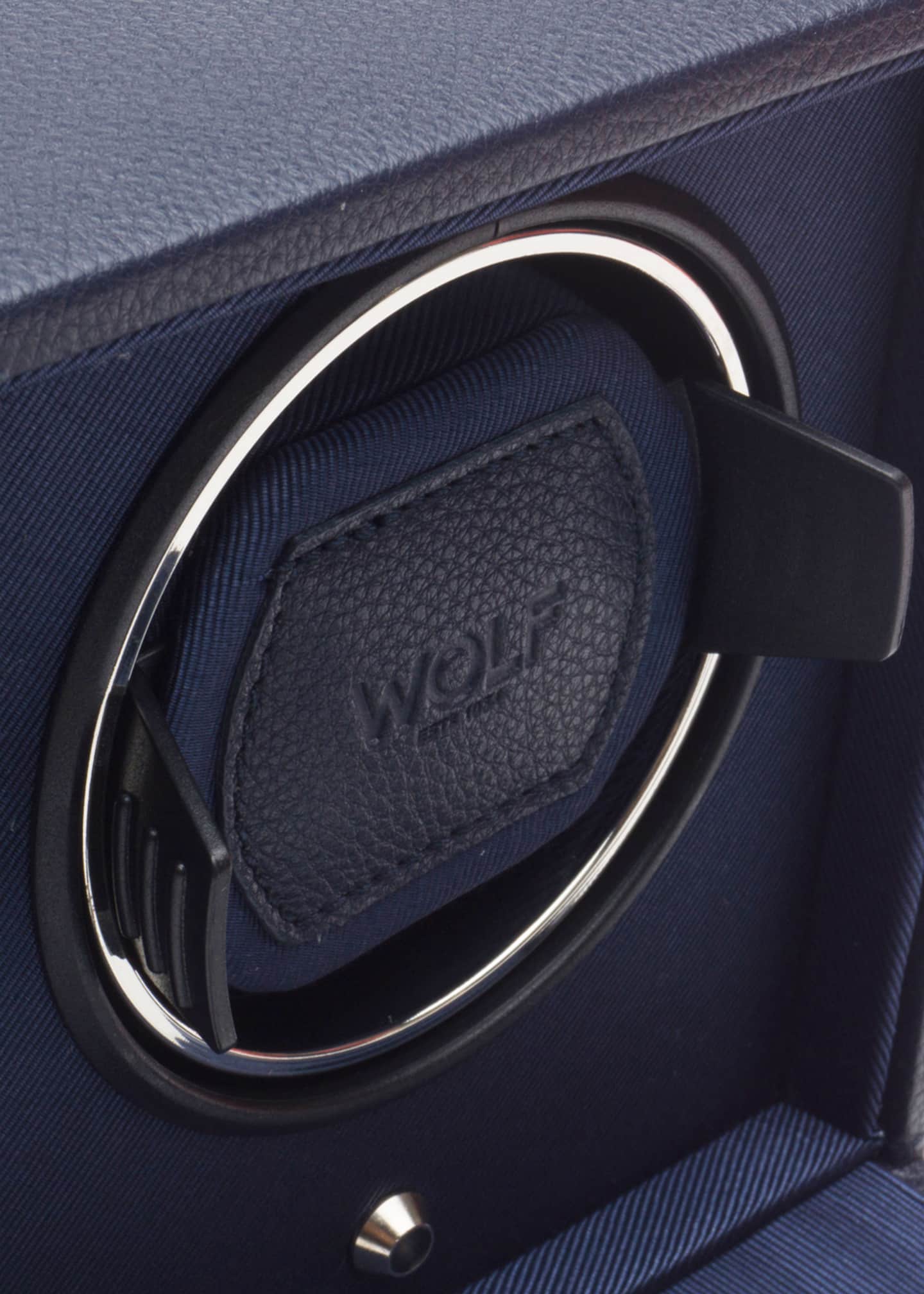 WOLF Cub Watch Winder with Cover Image 2 of 3