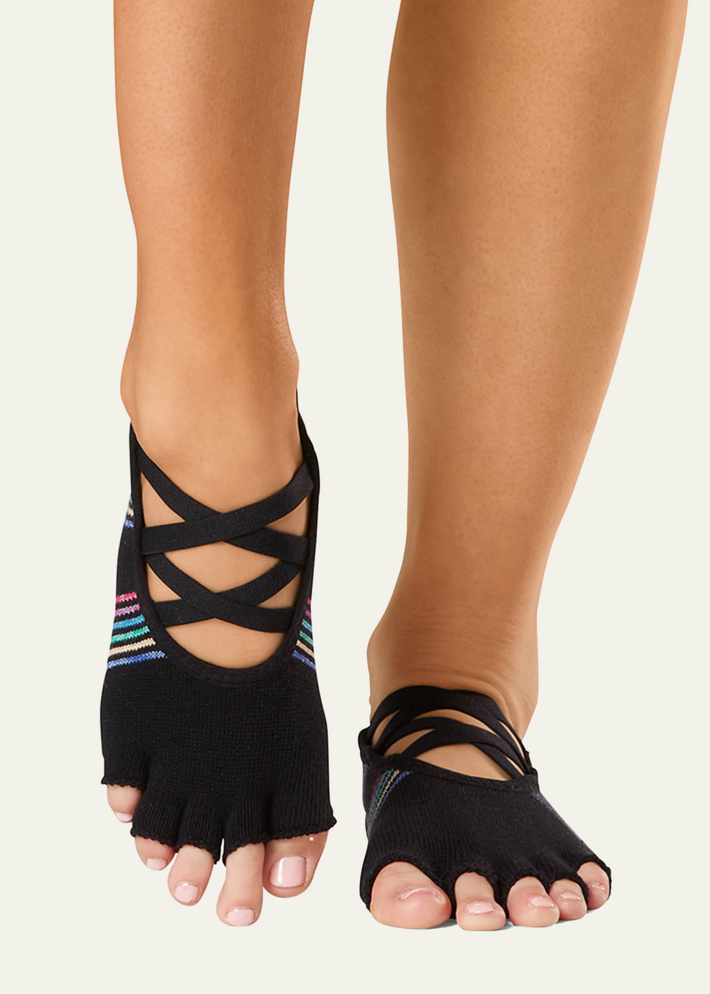 Toe clearance grip socks