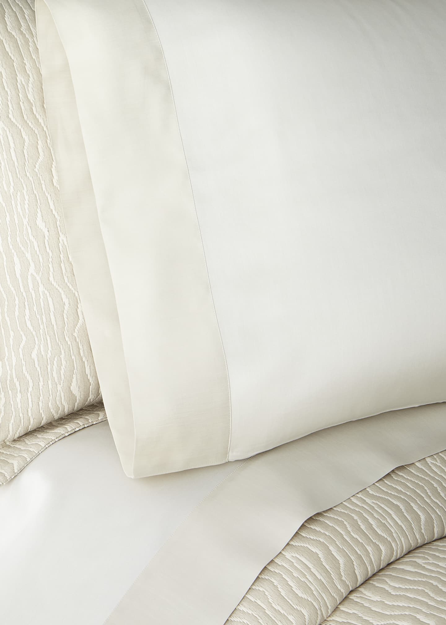 Sferra Pair of Larro Sateen Standard Pillowcases
