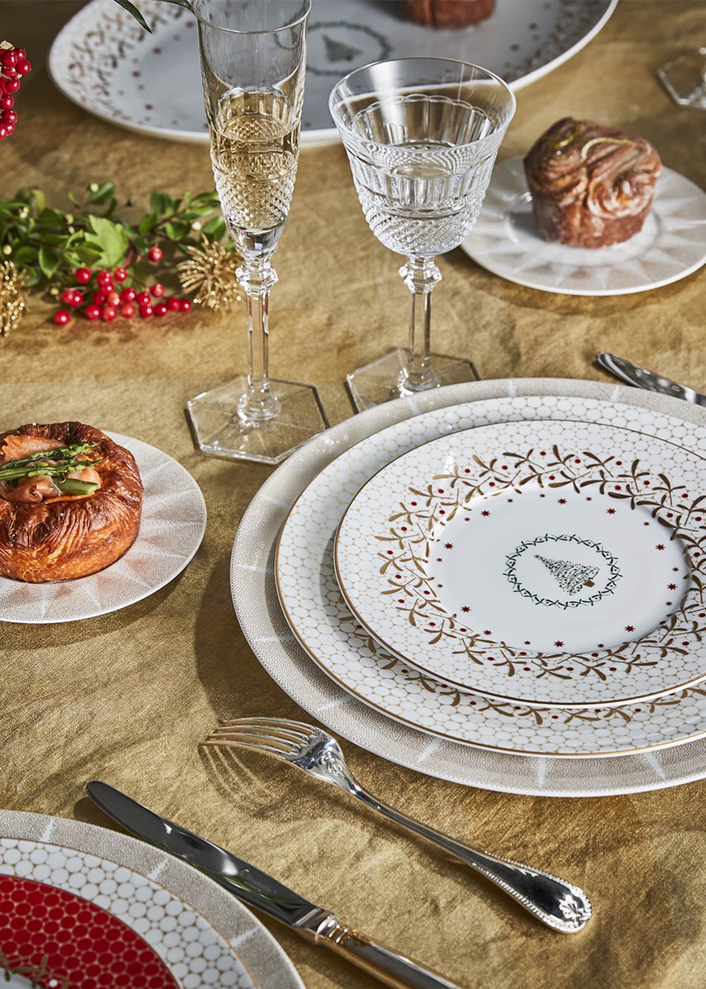 Bernardaud Noel Bread & Butter Plate Image 2 of 2