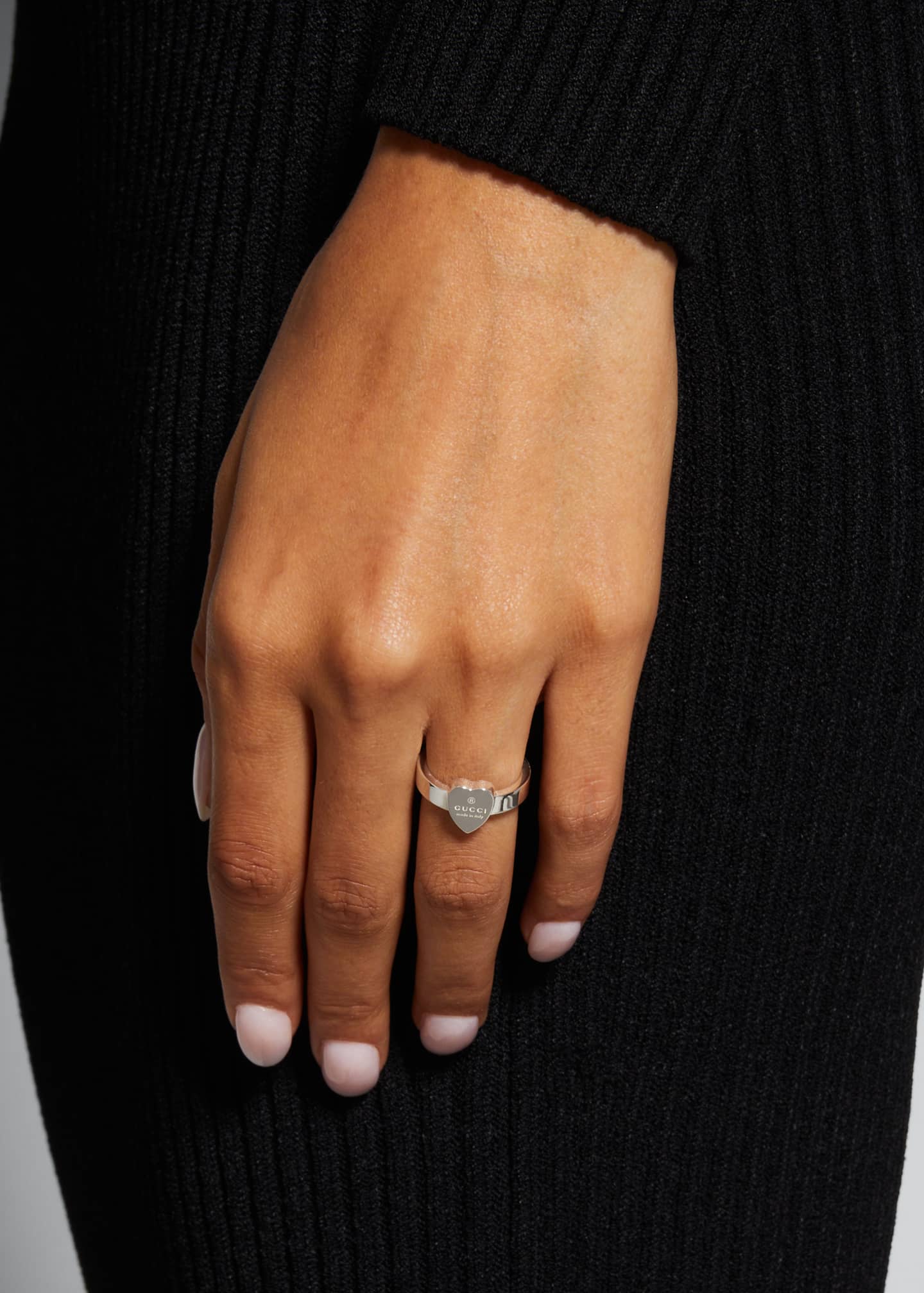 Gucci heart deals ring on hand