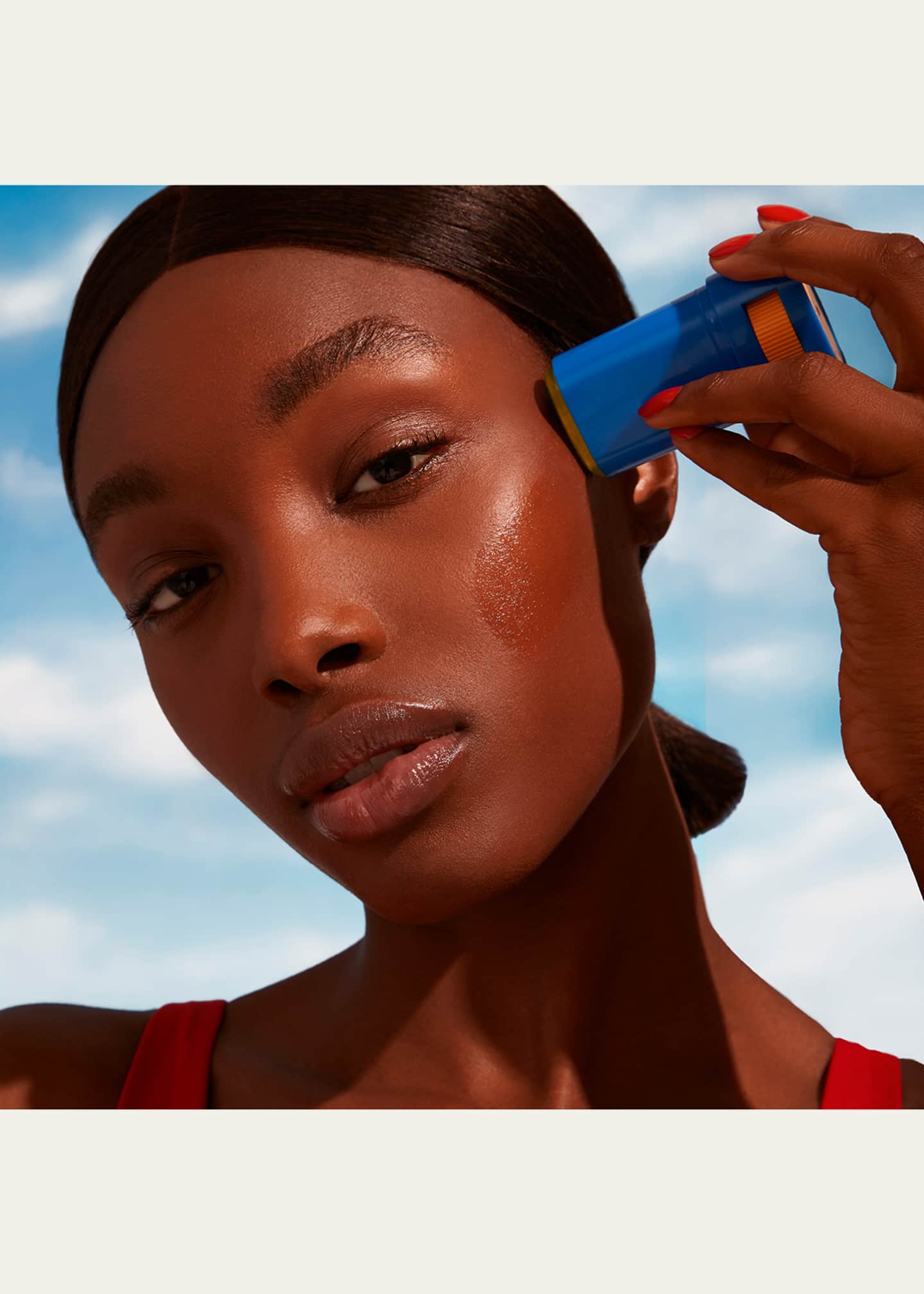 Shiseido Clear Sunscreen Stick SPF 50+ Image 5 of 5