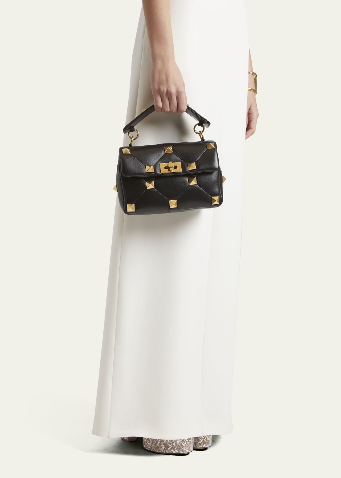 Valentino quilted shoulder bag shop