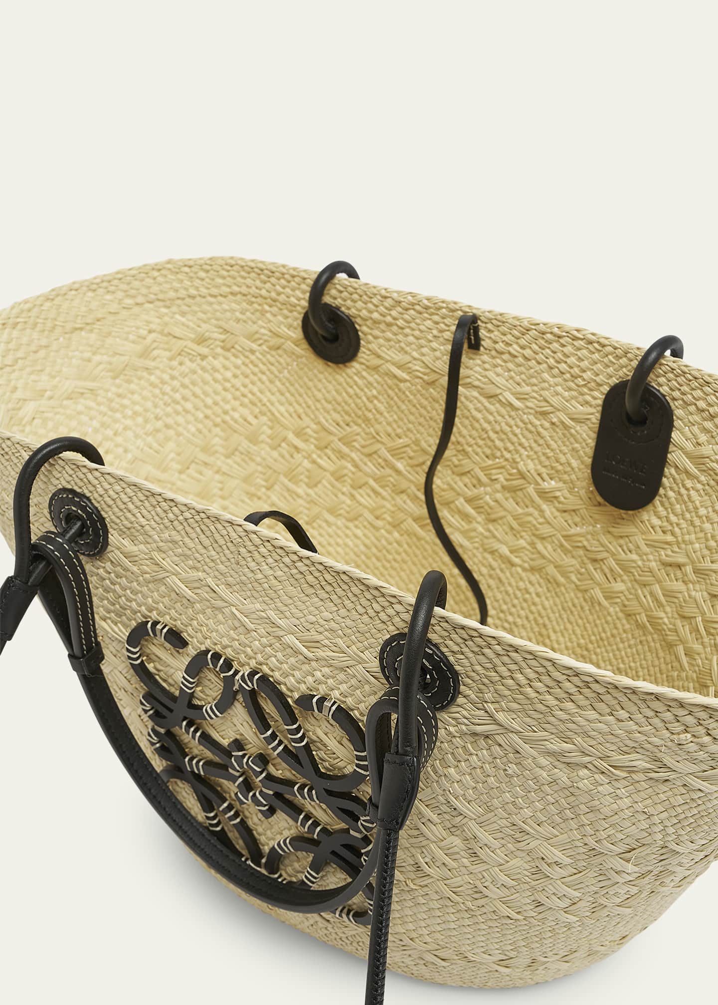 Loewe x Paula's Ibiza Anagram Basket Bag in Iraca Palm with Leather Handles Image 4 of 6