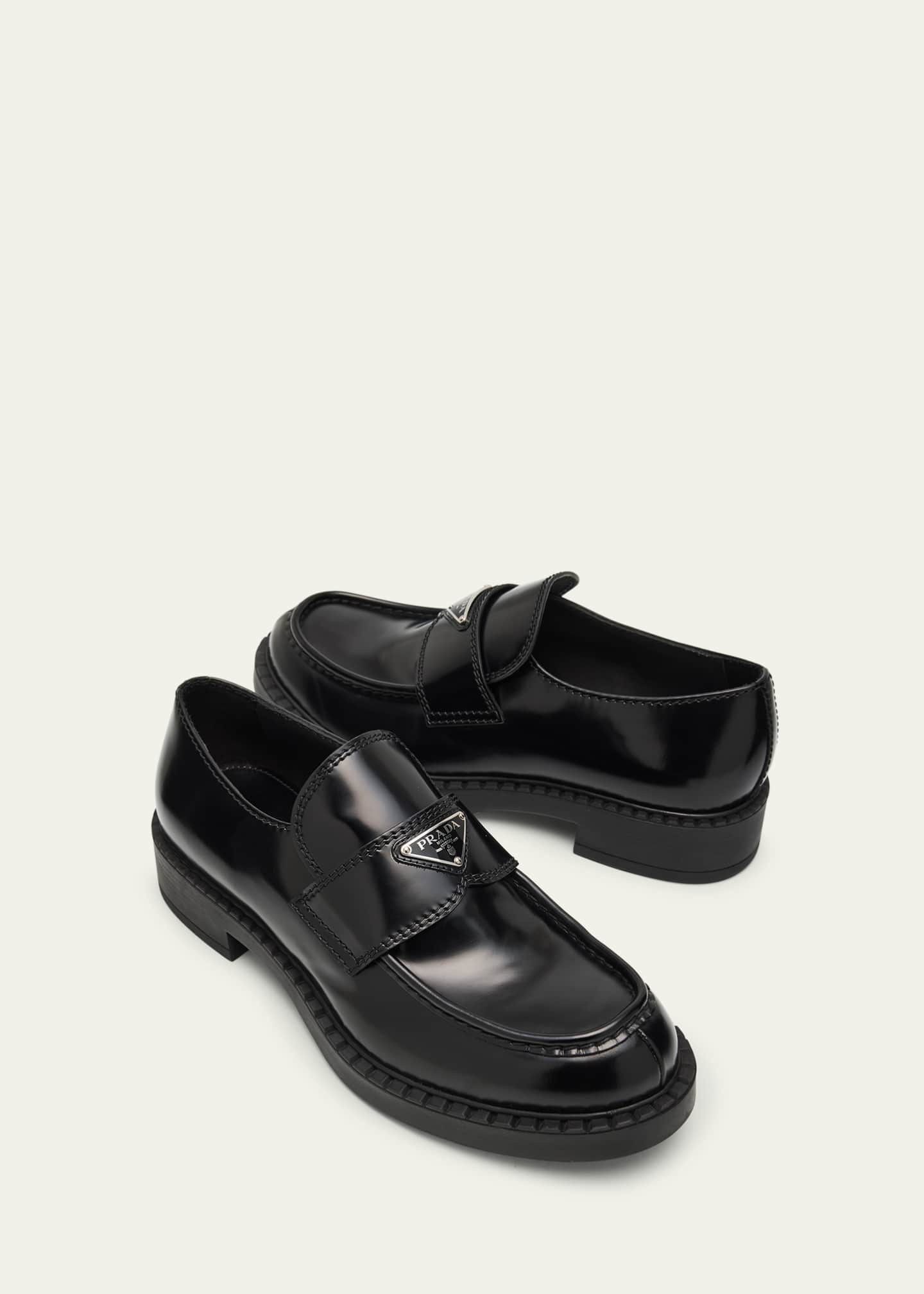 靴 PRADA SPORT Triangle Logo Loafer Prada triangle-logo Leather Loafers | Black | FARFETCH