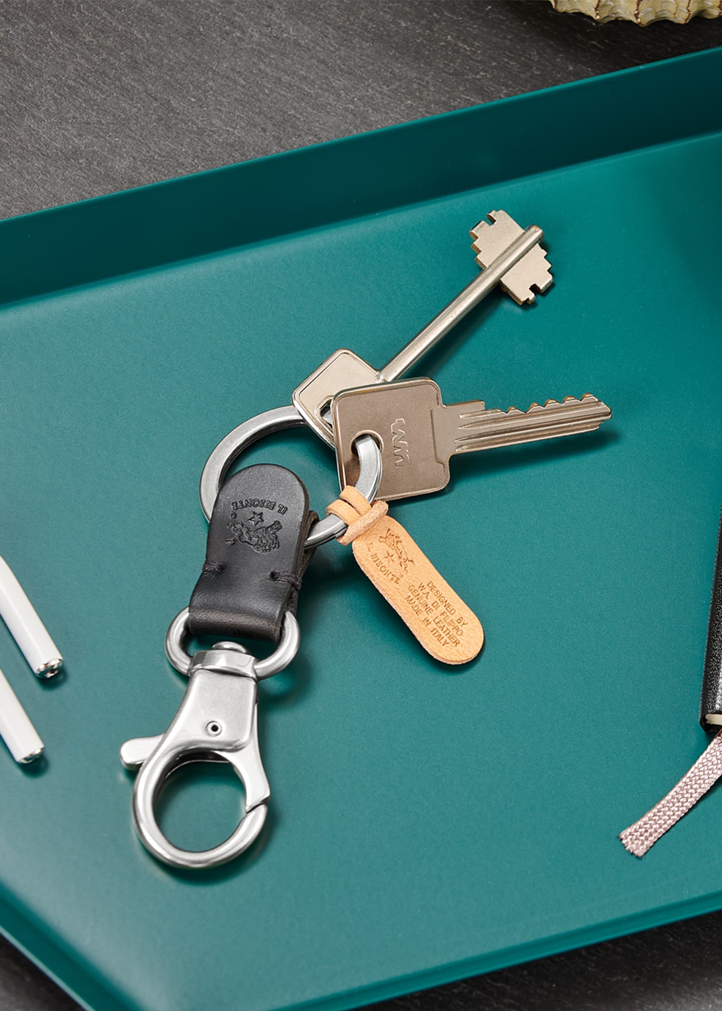 Il Bisonte Unisex Double Leather Keyring Image 2 of 2