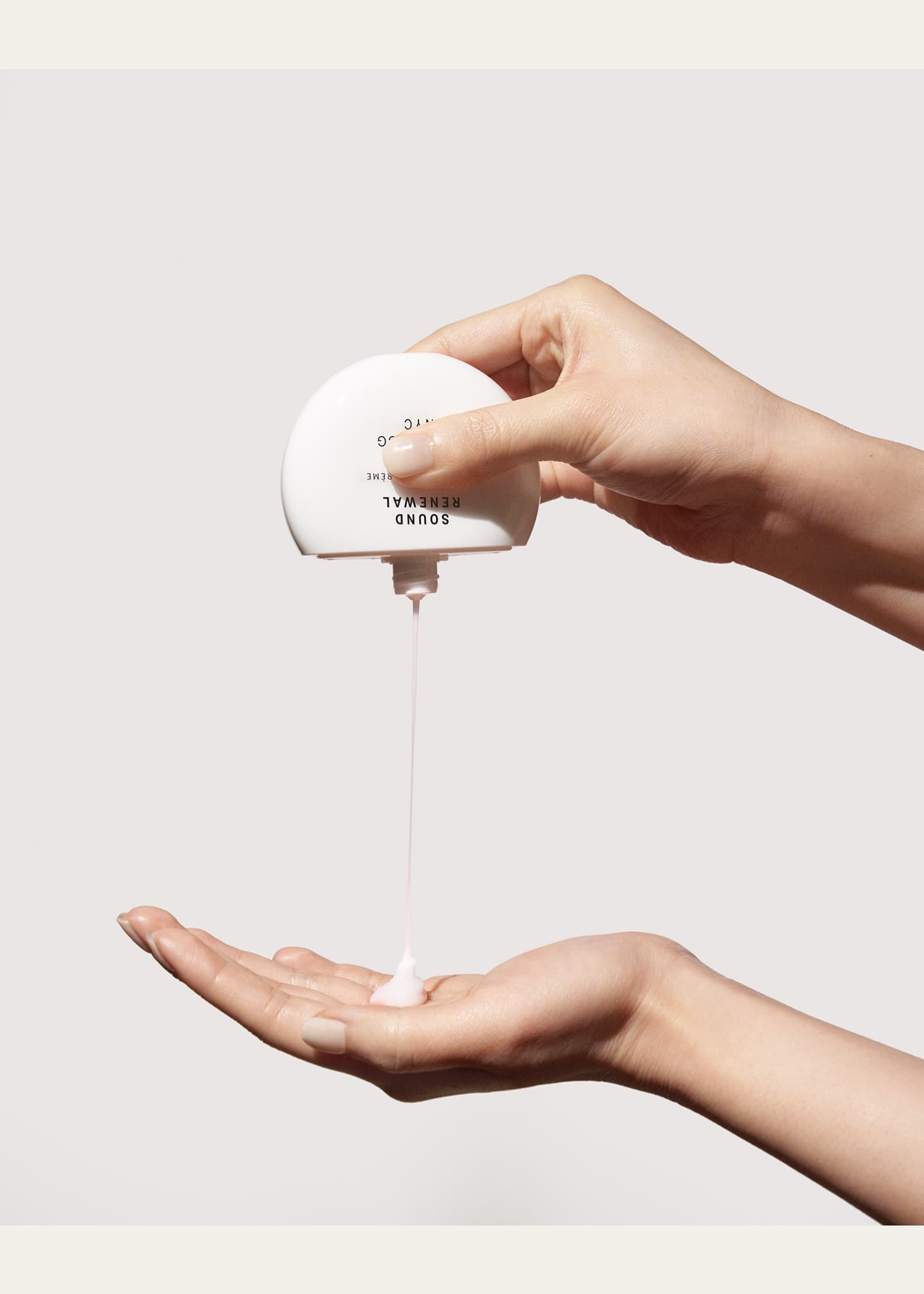 Superegg Sound Renewal Moisturizer Image 2 of 5
