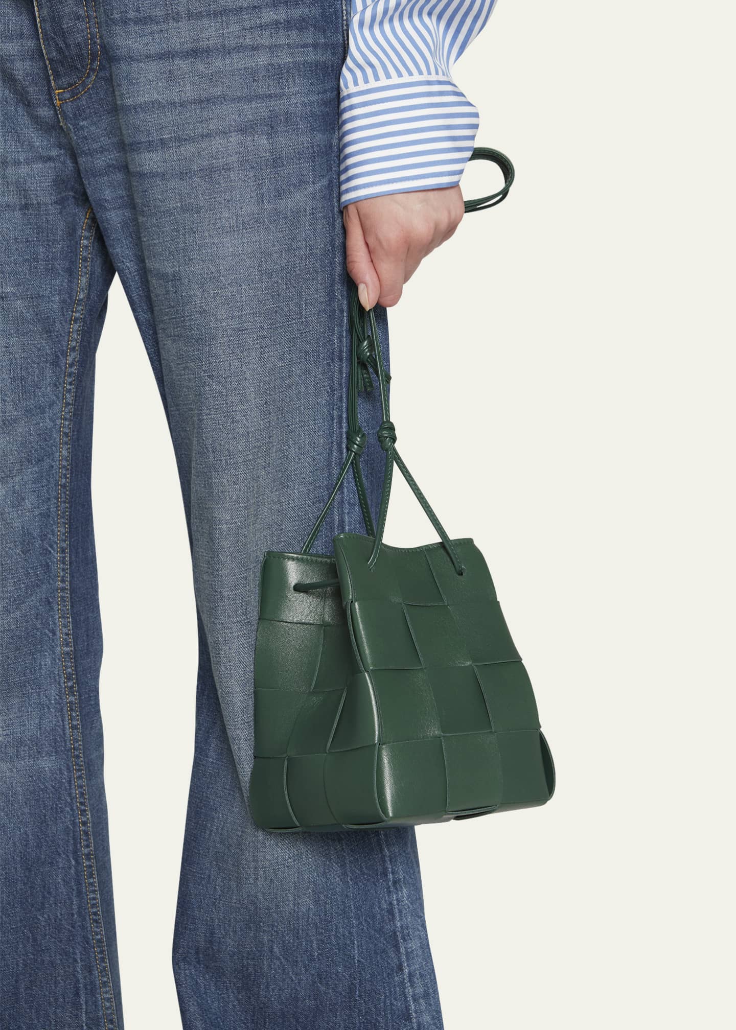 ボッテガヴェネタ CASSETTE Bucket Bag Bottega Veneta Cassette Intrecciato Leather Bucket Bag - Bergdorf