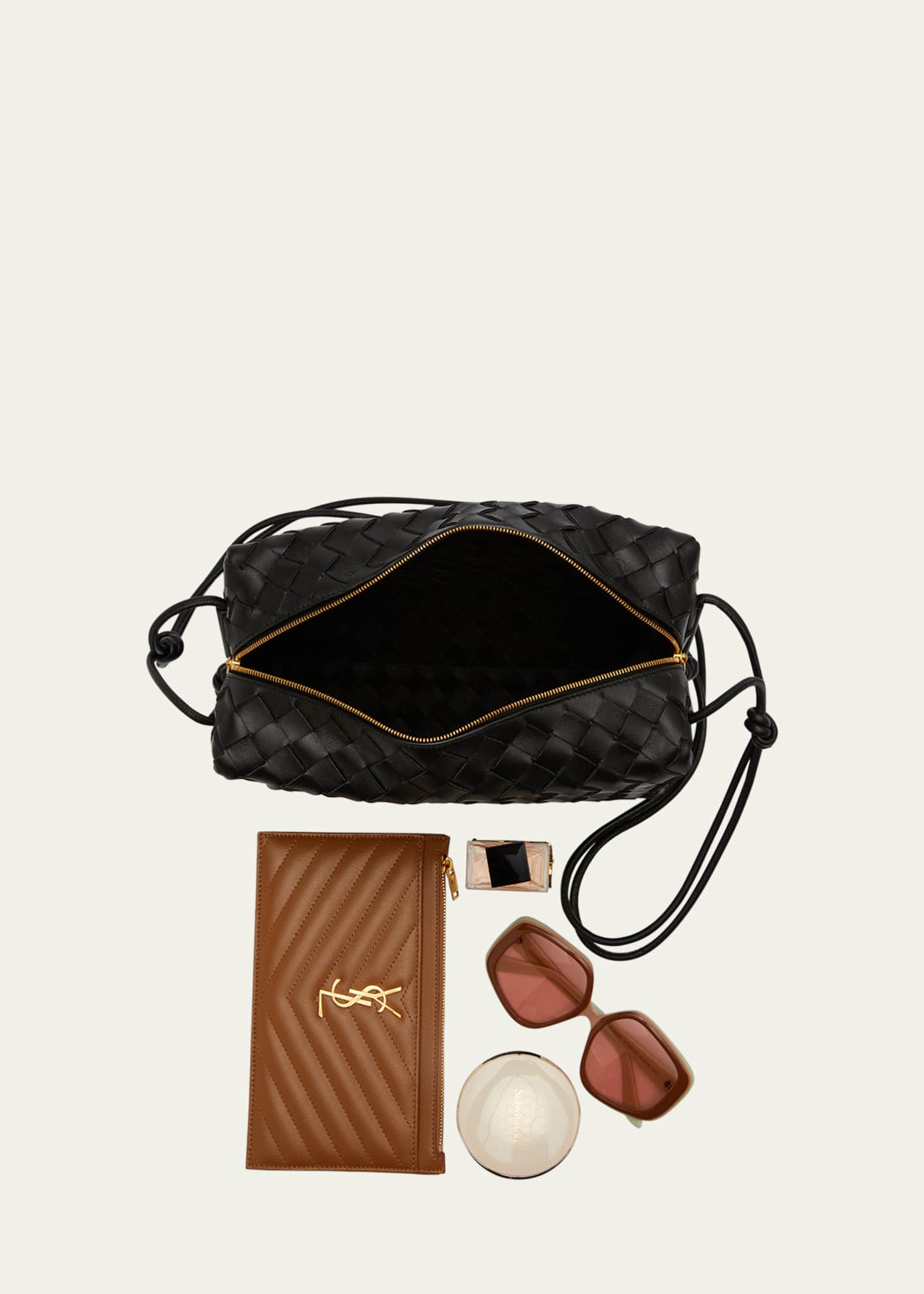 Bottega veneta medium loop bag hotsell
