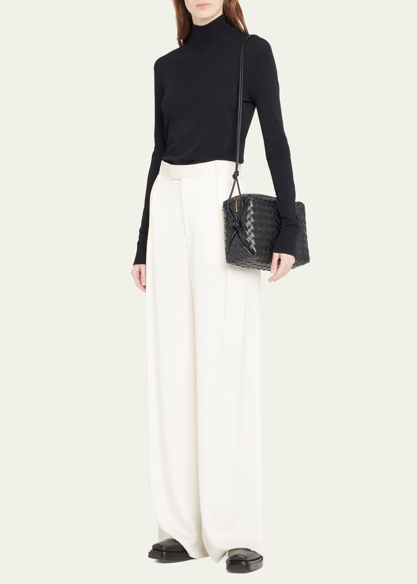 Bottega veneta medium loop bag top