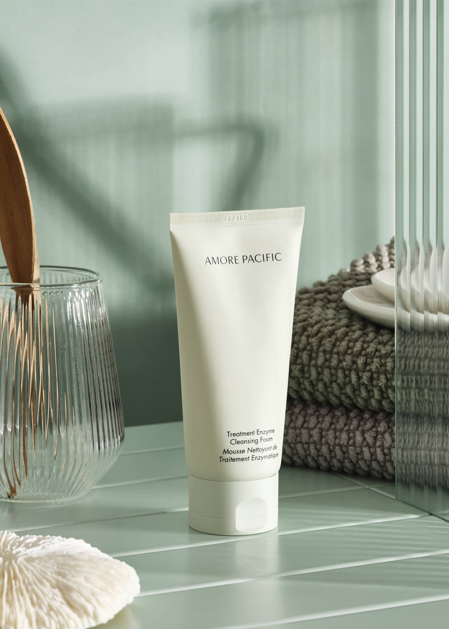 Amore Pacific Treatment Enzyme Cleansing Foam Image 4 of 5