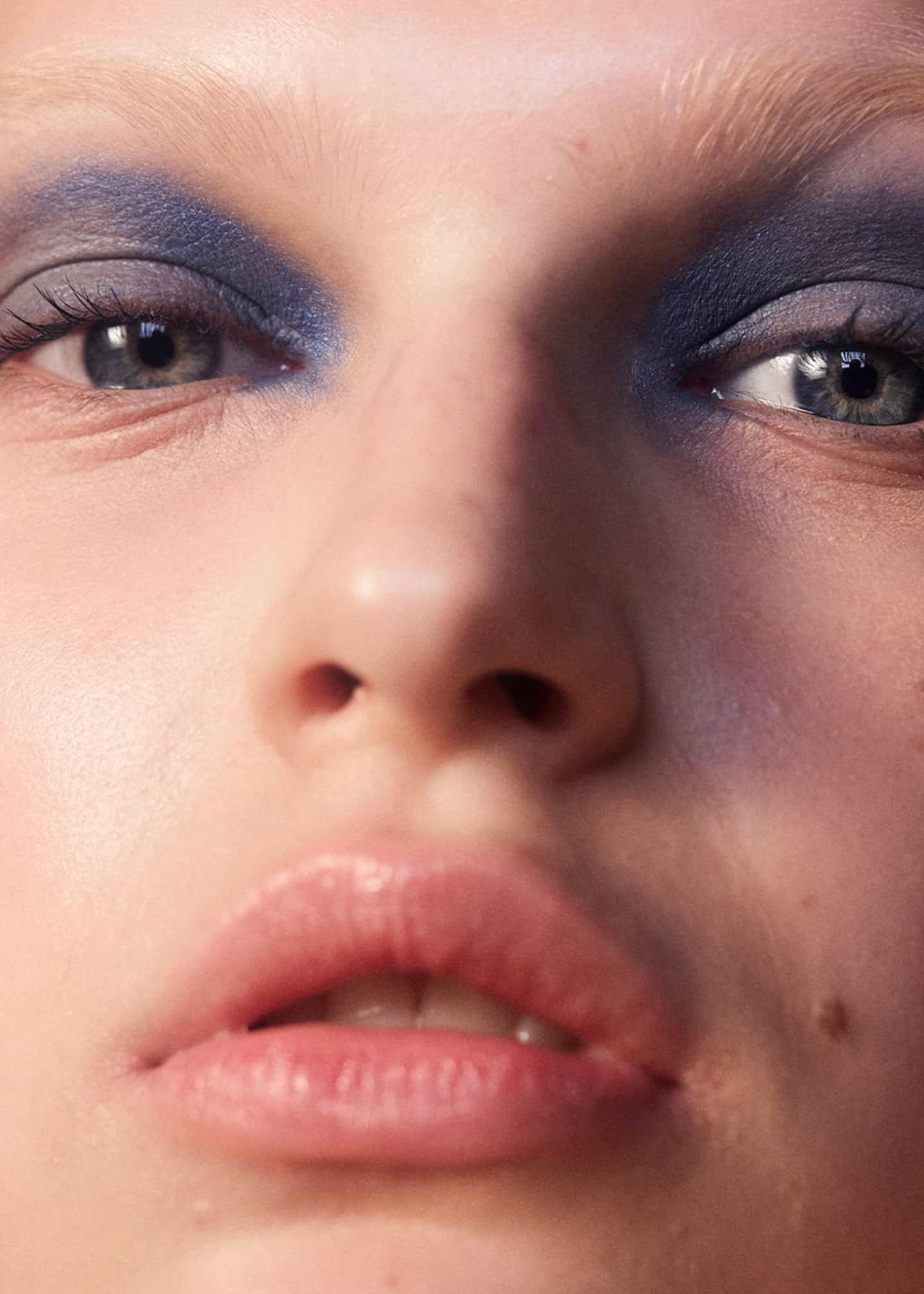 Victoria Beckham Smoky Eye Brick Image 3 of 4