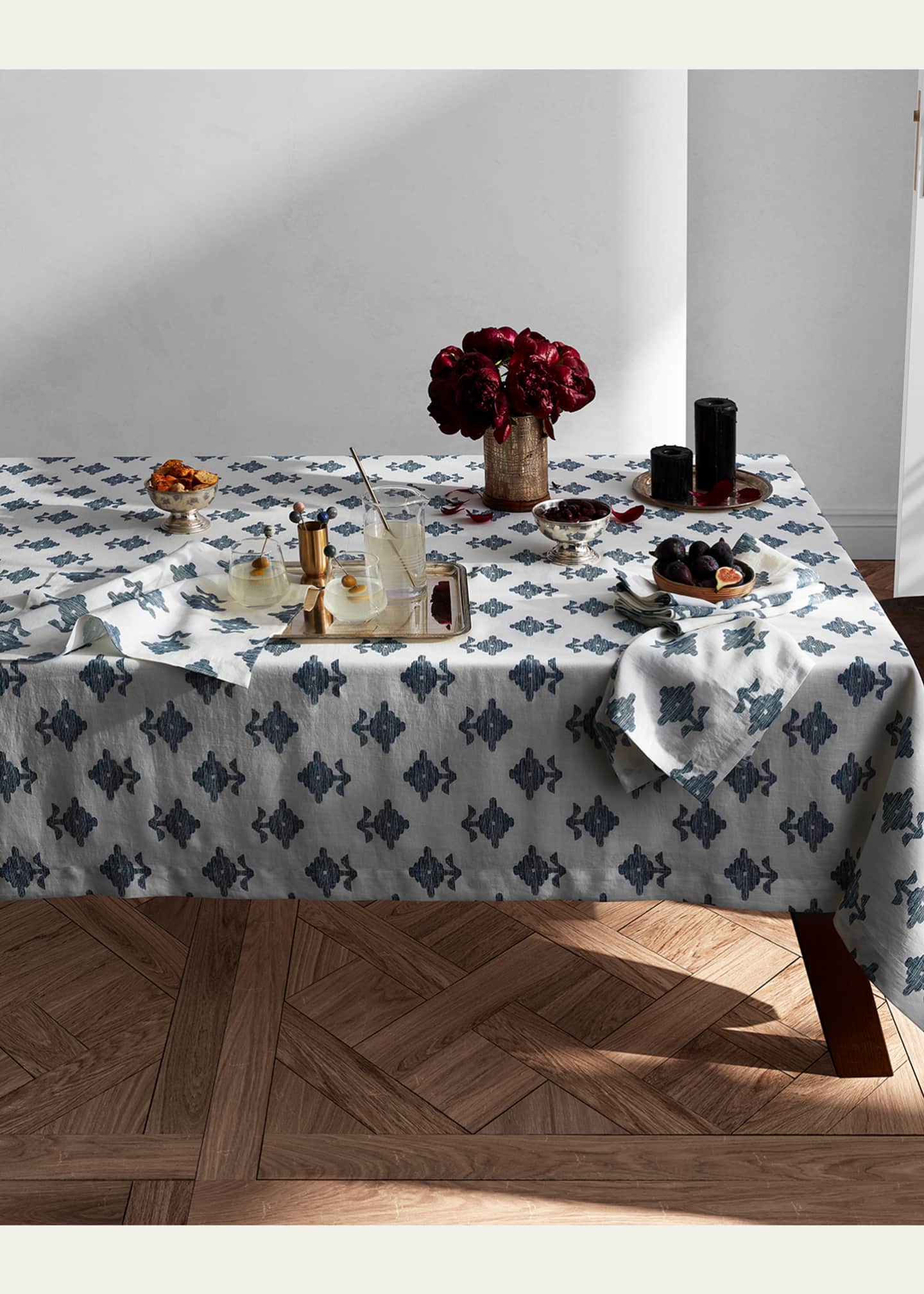 Matouk Schumacher Rubia Linen Napkins, Set of 4 Image 3 of 3