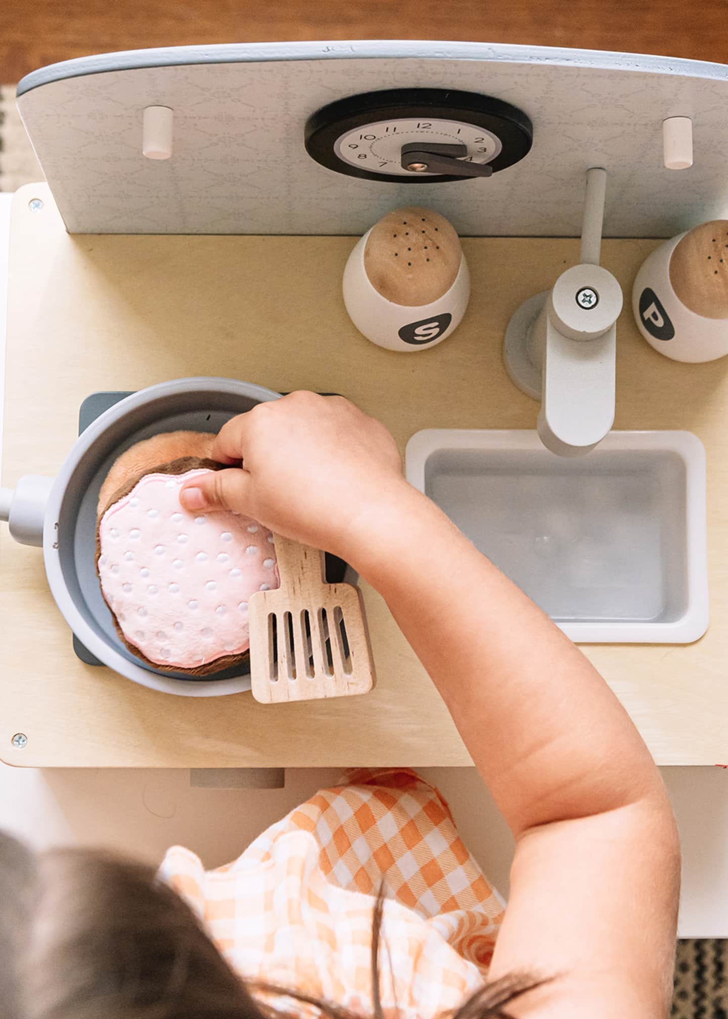 Wonder & Wise Kid's Tabletop Kitchen Set - Bergdorf Goodman