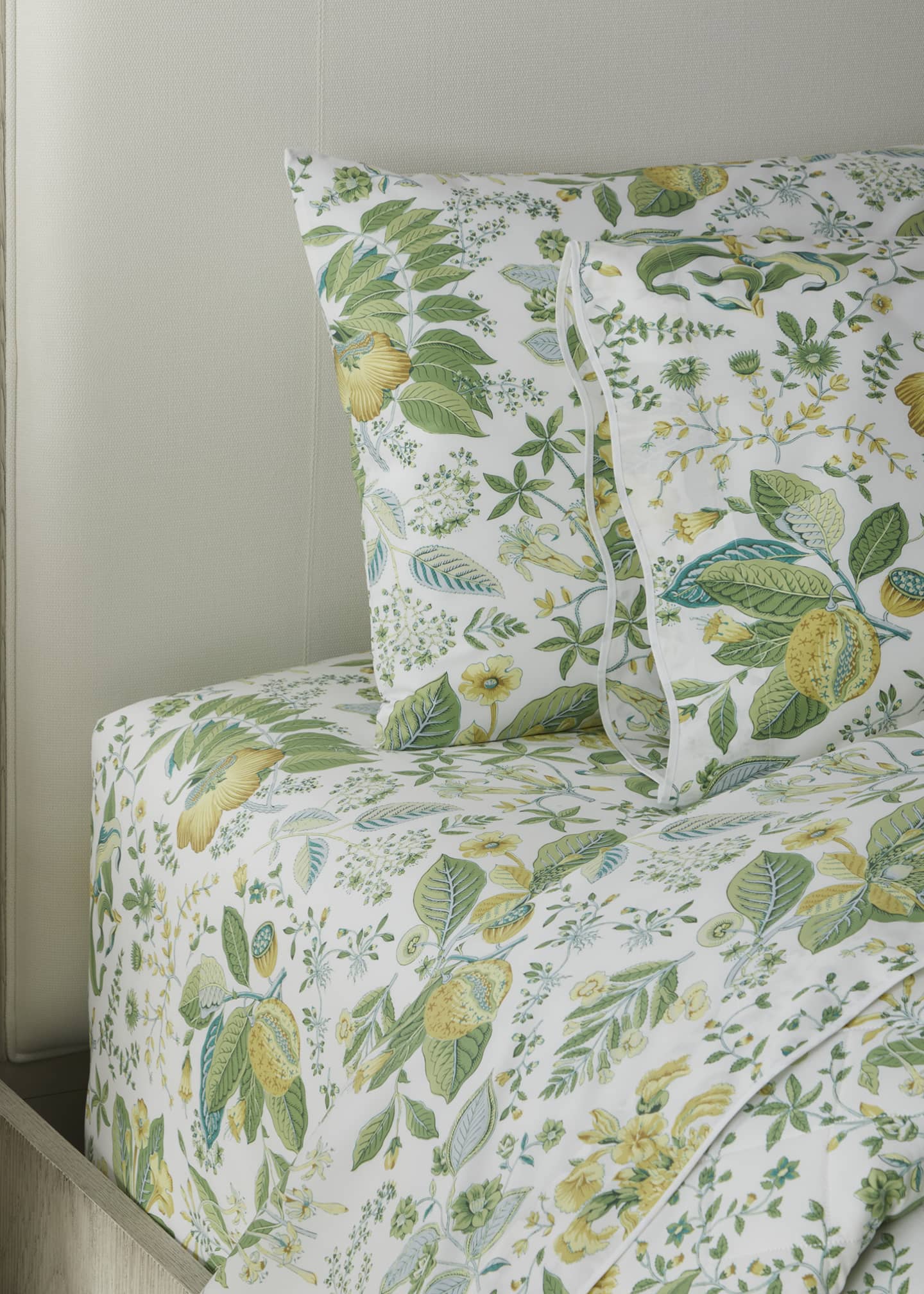 Matouk Schumacher Pomegranate Fitted Sheet, KING Bergdorf Goodman