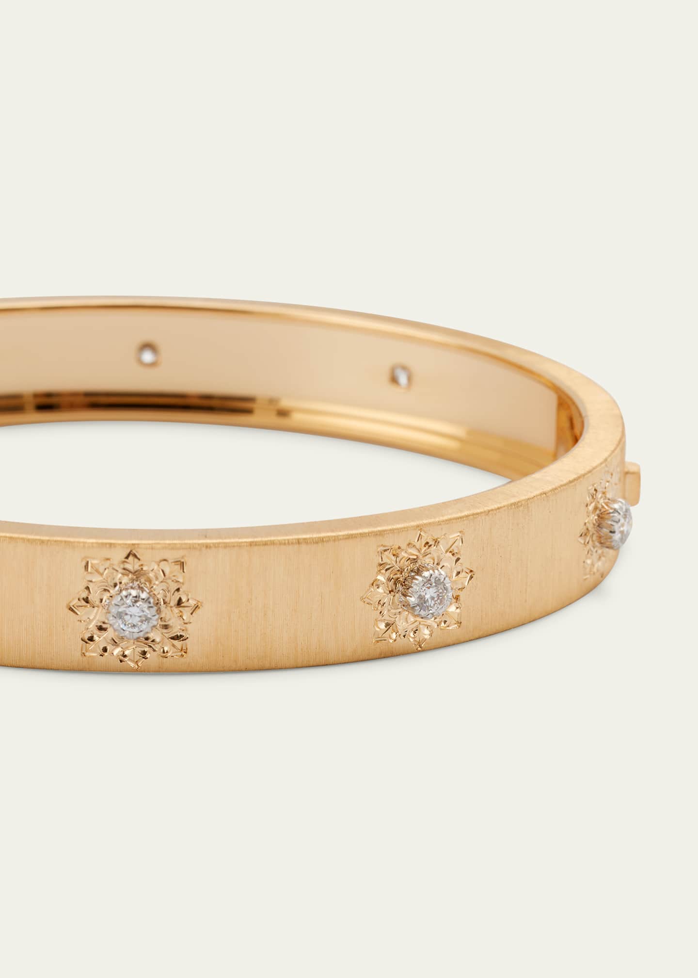 Macri Classica Bangle, Yellow Gold, 8mm