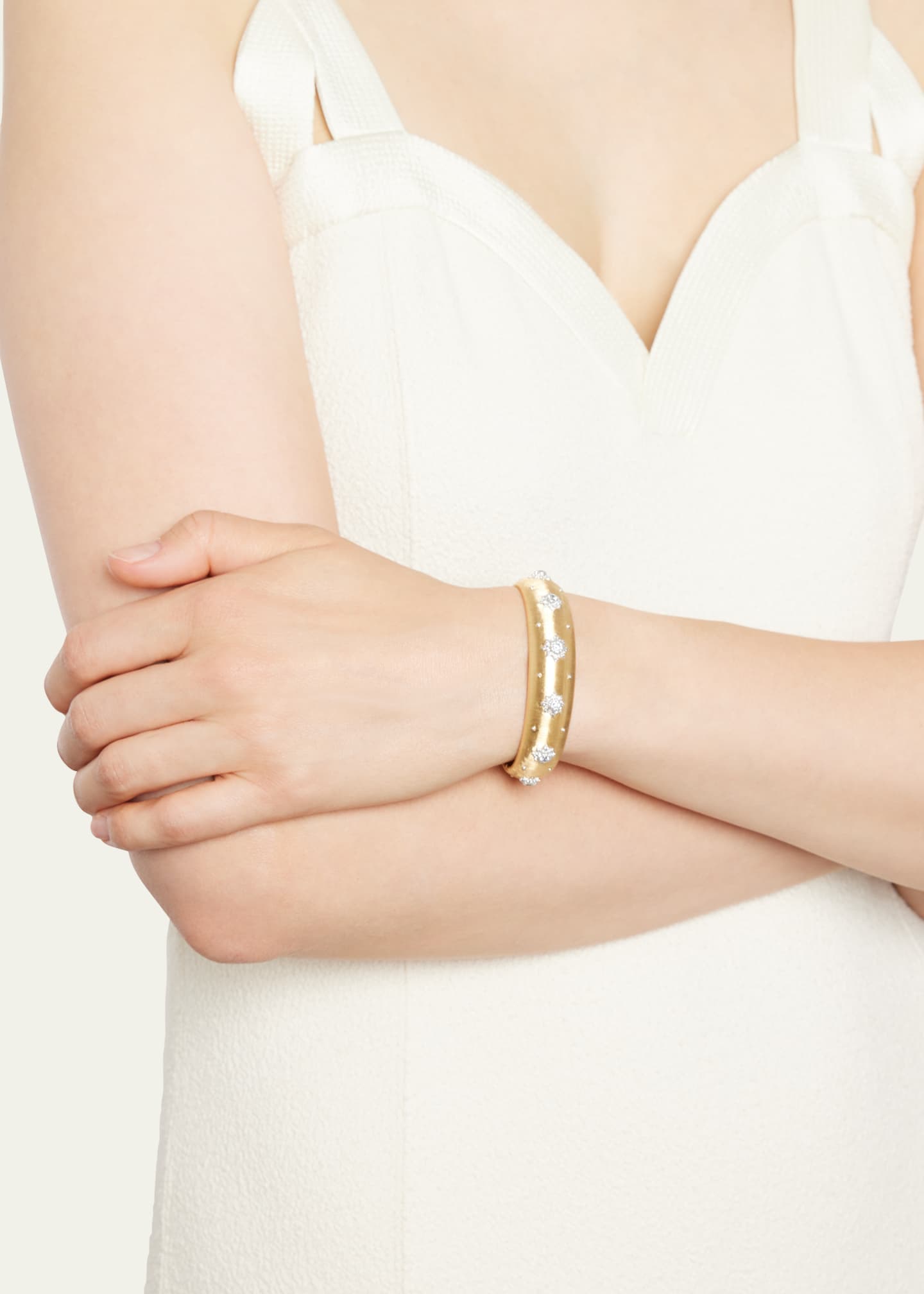 Buccellati Macri Classica Cuff, Yellow Gold Image 2 of 4