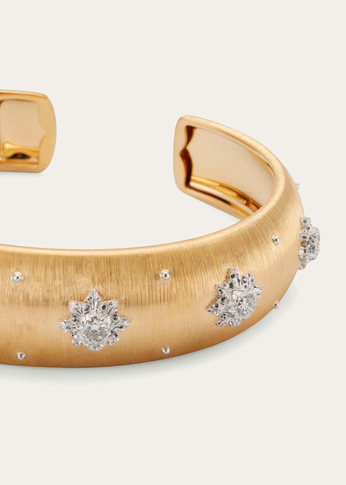 Buccellati Macri Classica Cuff, Yellow Gold Image 3 of 4