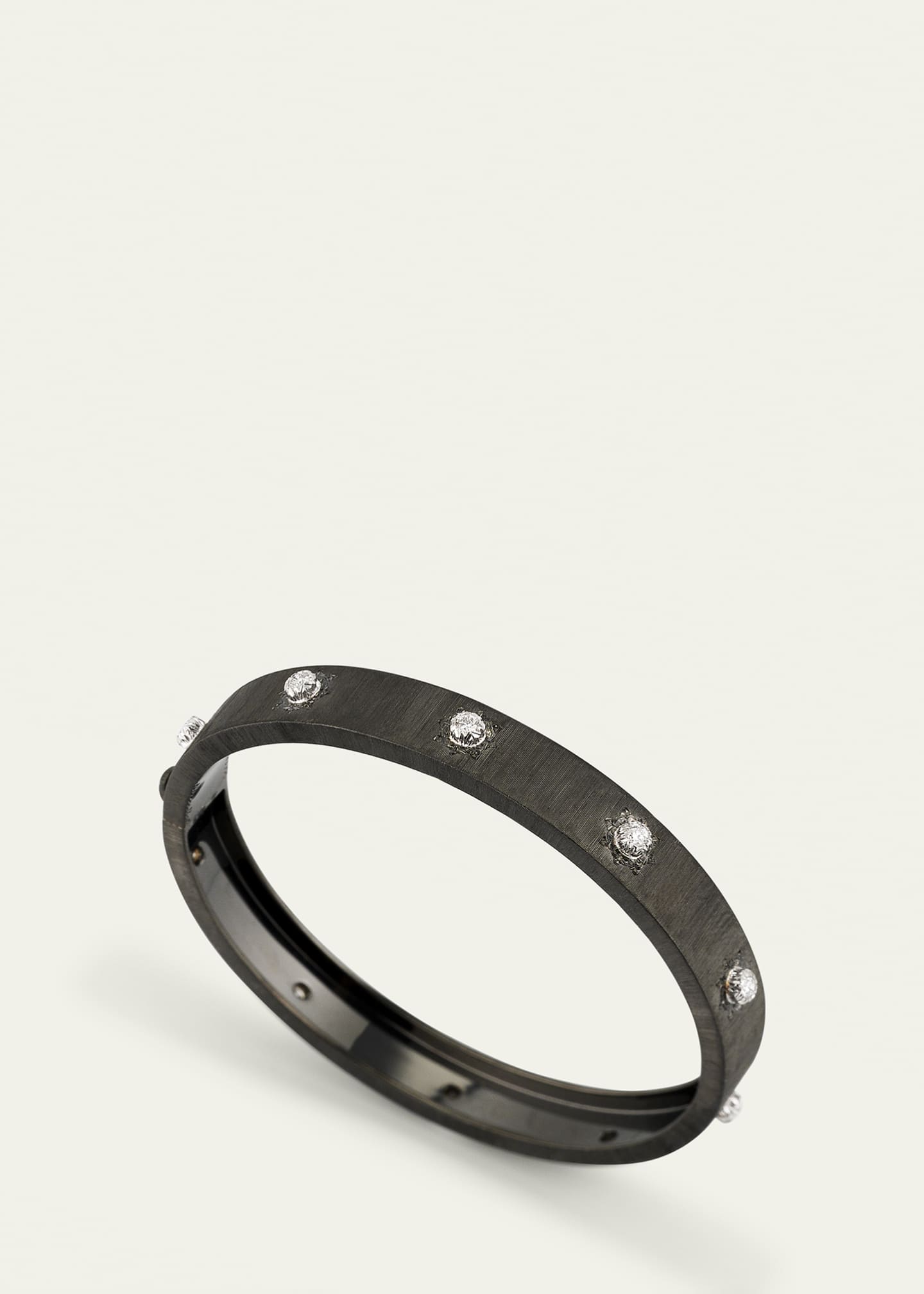 Buccellati Macri Classica Bangle, Black Gold, 8mm Image 3 of 4
