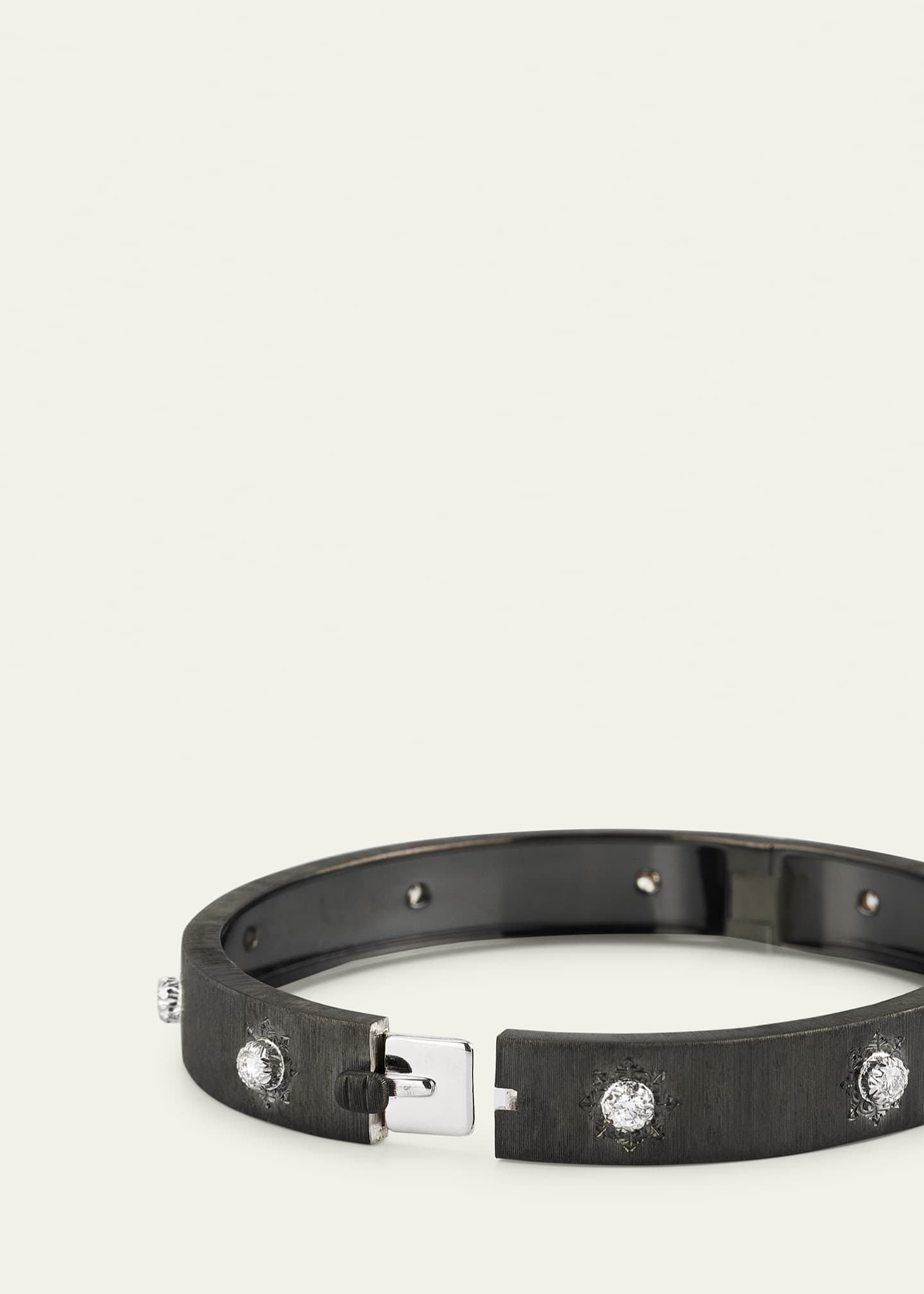 Buccellati Macri Classica Bangle, Black Gold, 8mm Image 4 of 4
