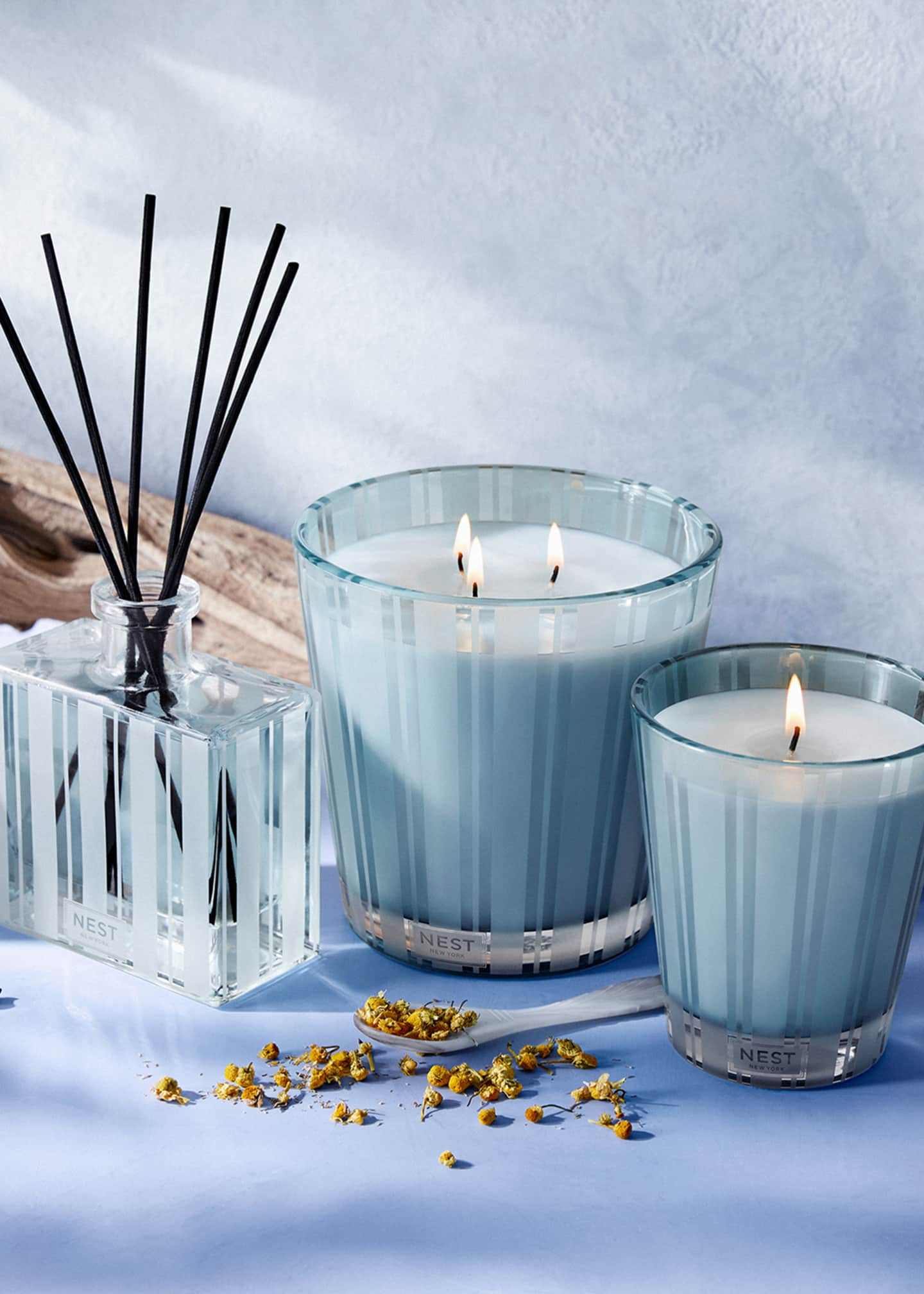 NEST New York Driftwood and Chamomile Reed Diffuser, 5.9 oz. Image 4 of 4