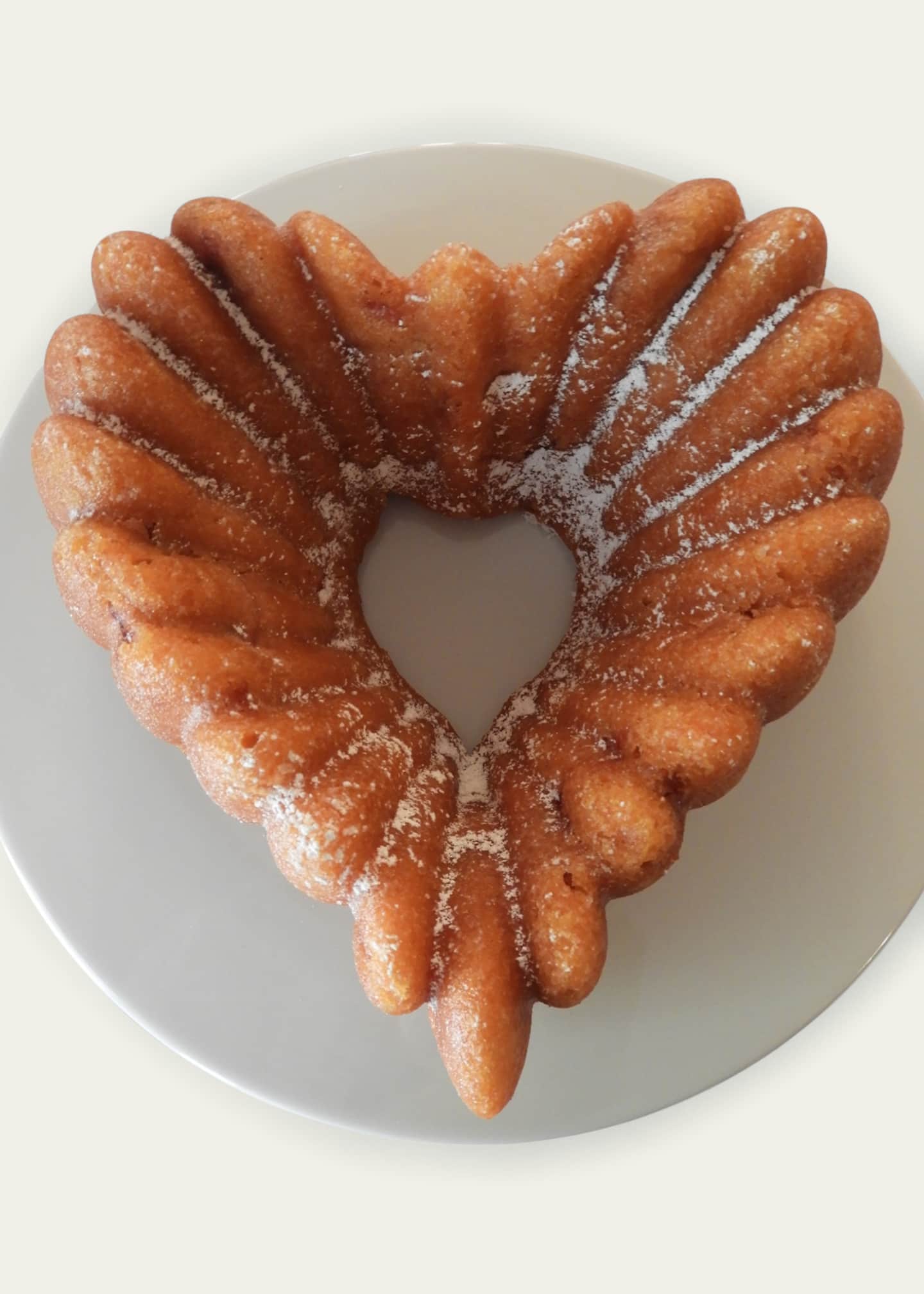  Nordic Ware Elegant Heart Bundt Pan: Heart Cake Pan: Home &  Kitchen